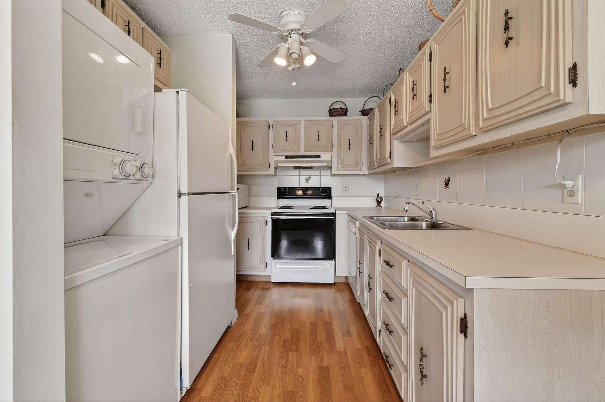 PALM GREENS AT VILLA DEL RAY CONDO II - Residential