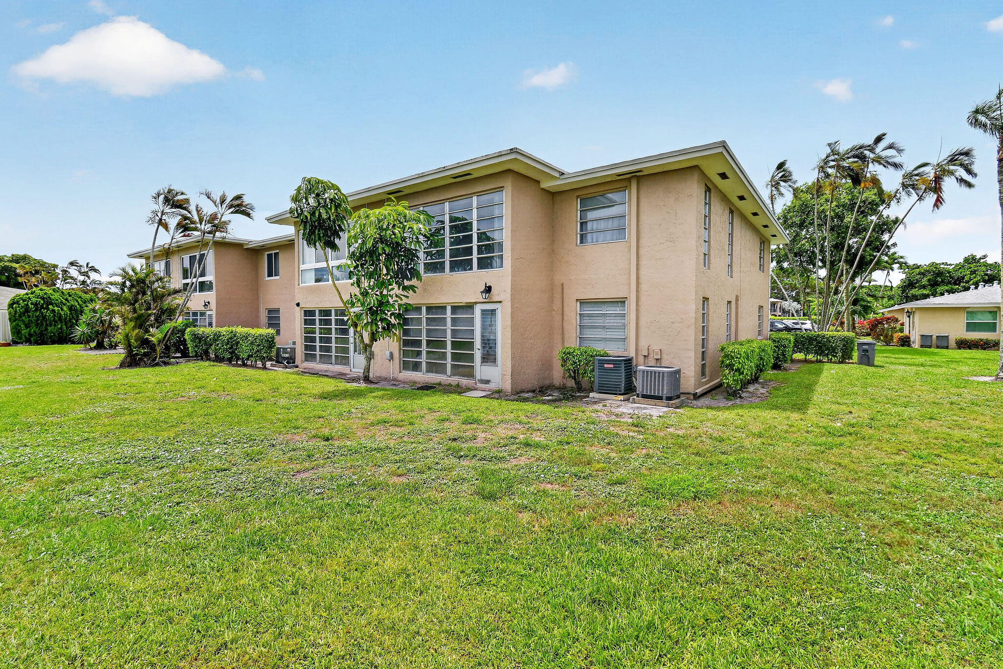 PALM GREENS AT VILLA DEL RAY CONDO II - Residential