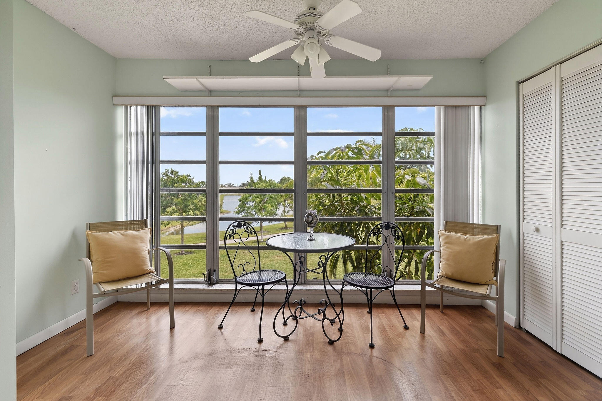 PALM GREENS AT VILLA DEL RAY CONDO II - Residential