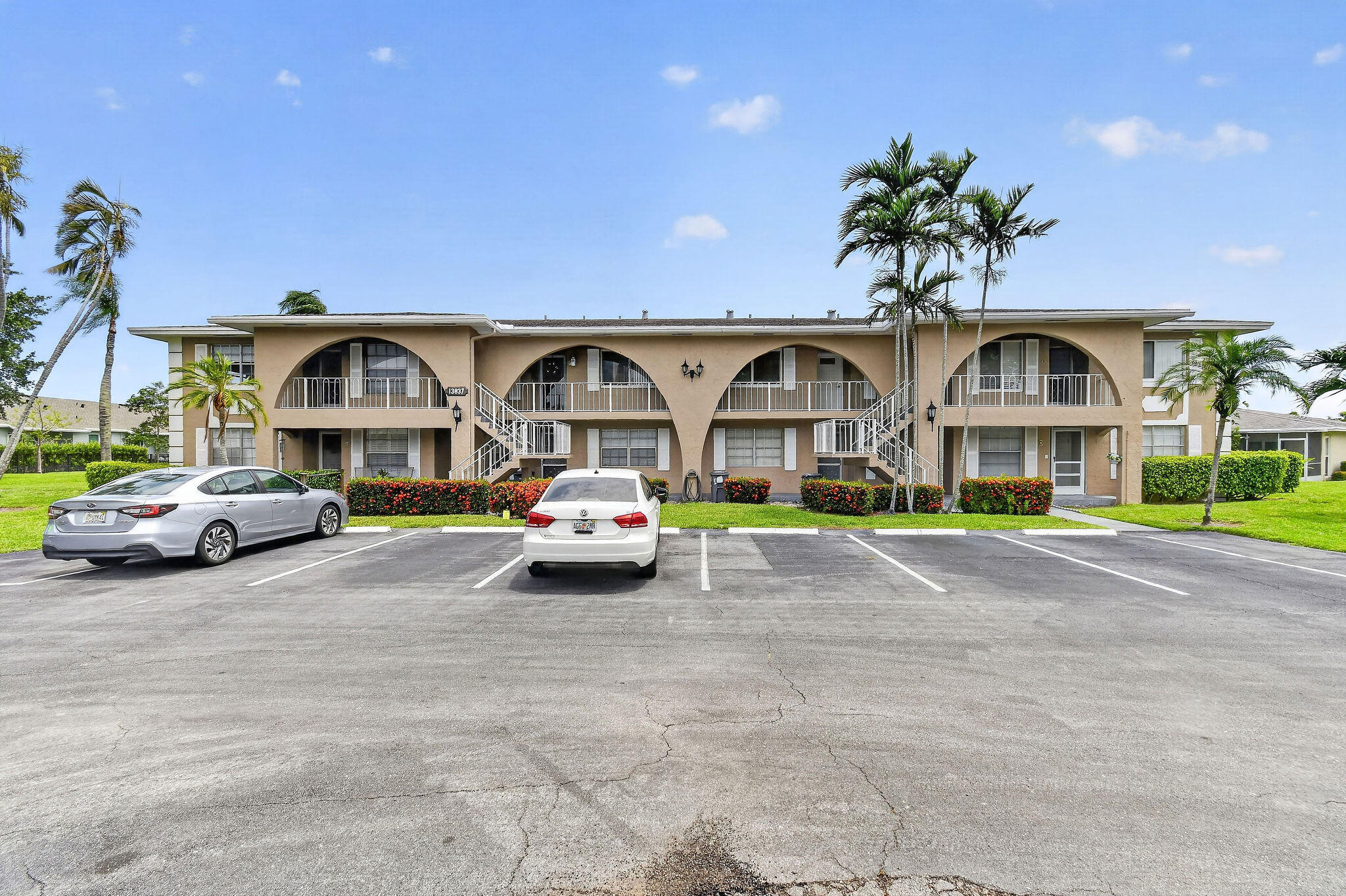 PALM GREENS AT VILLA DEL RAY CONDO II - Residential