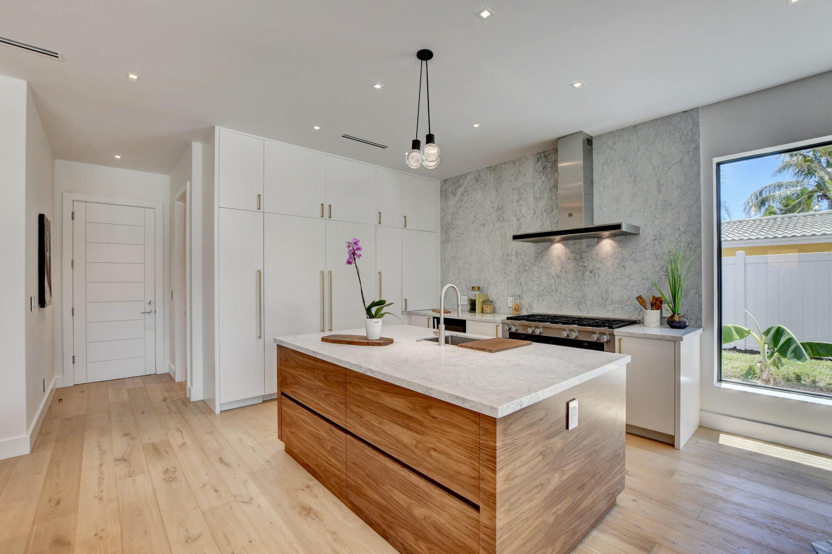 BOCA RATON HILLS SEC 2 - Residential