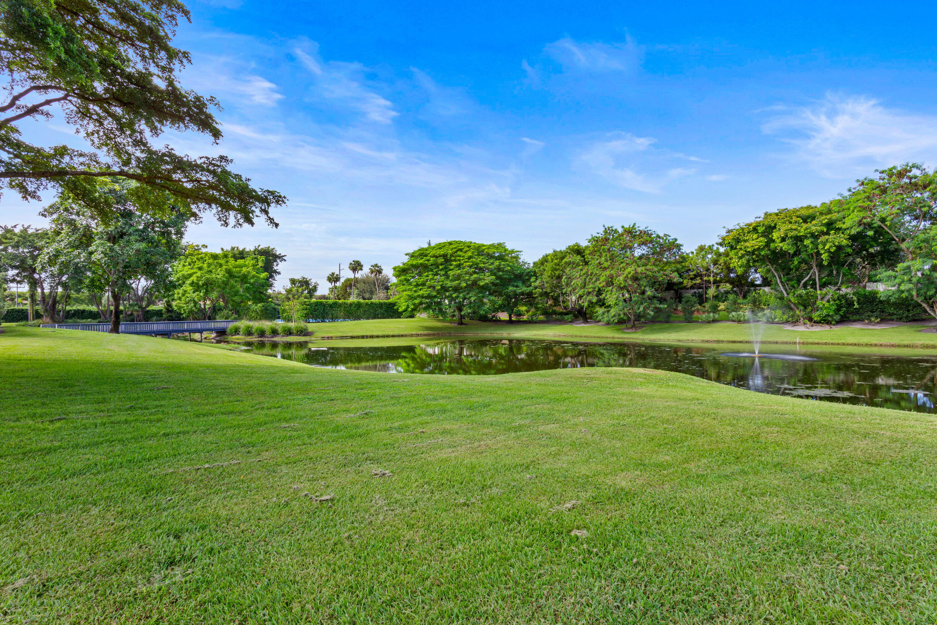 LE LAC - Residential