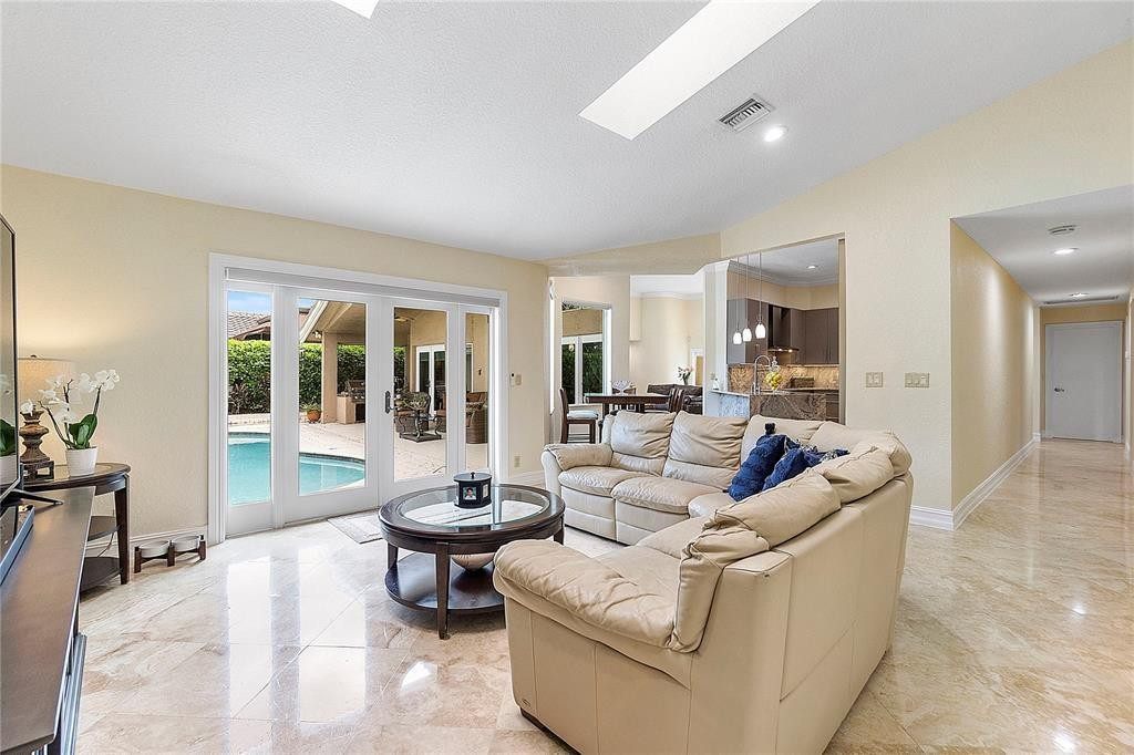 EAGLE POINT - Residential