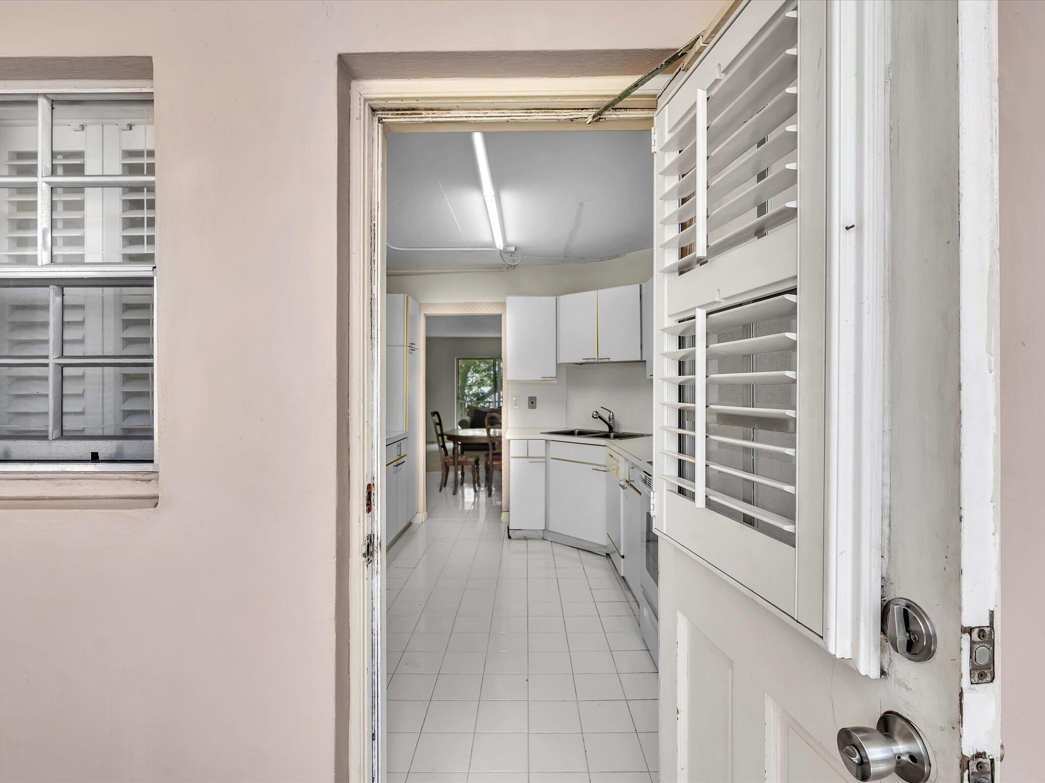 BRIARWOOD CLUB CONDO 4 - Residential