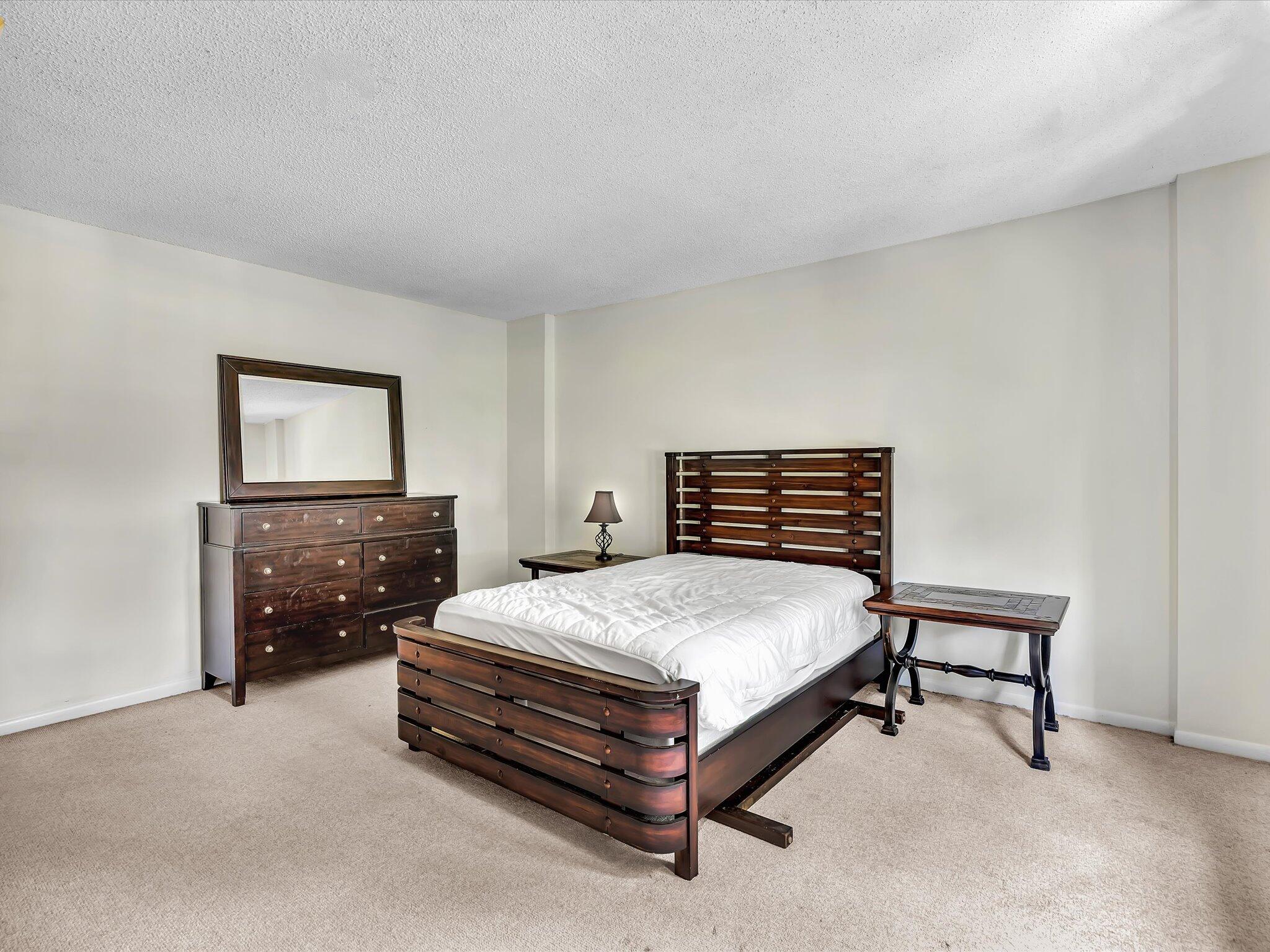 BRIARWOOD CLUB CONDO 4 - Residential