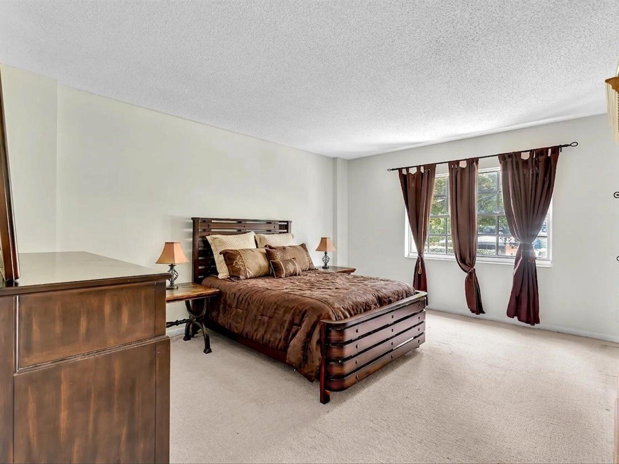 BRIARWOOD CLUB CONDO 4 - Residential