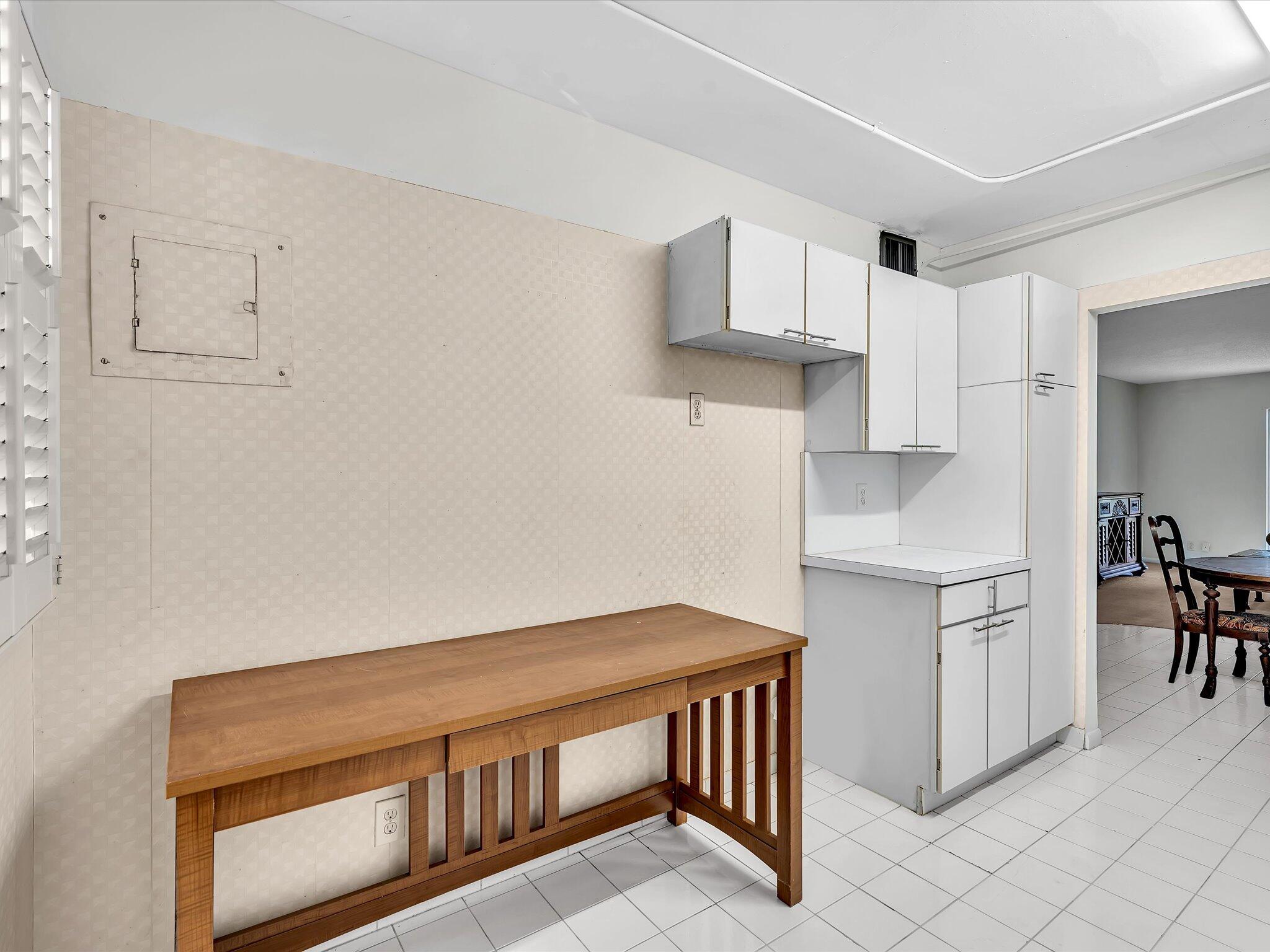 BRIARWOOD CLUB CONDO 4 - Residential