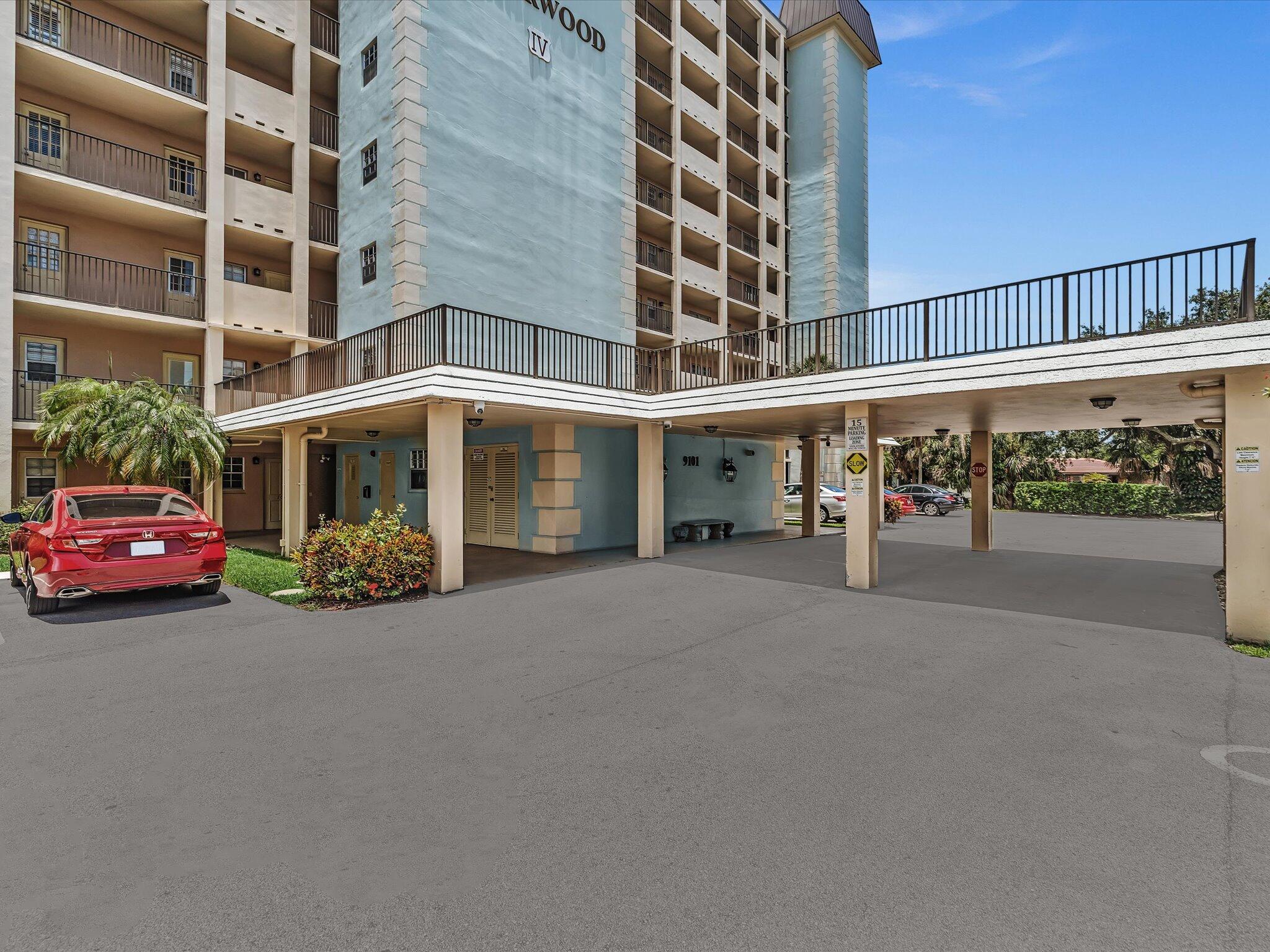 BRIARWOOD CLUB CONDO 4 - Residential