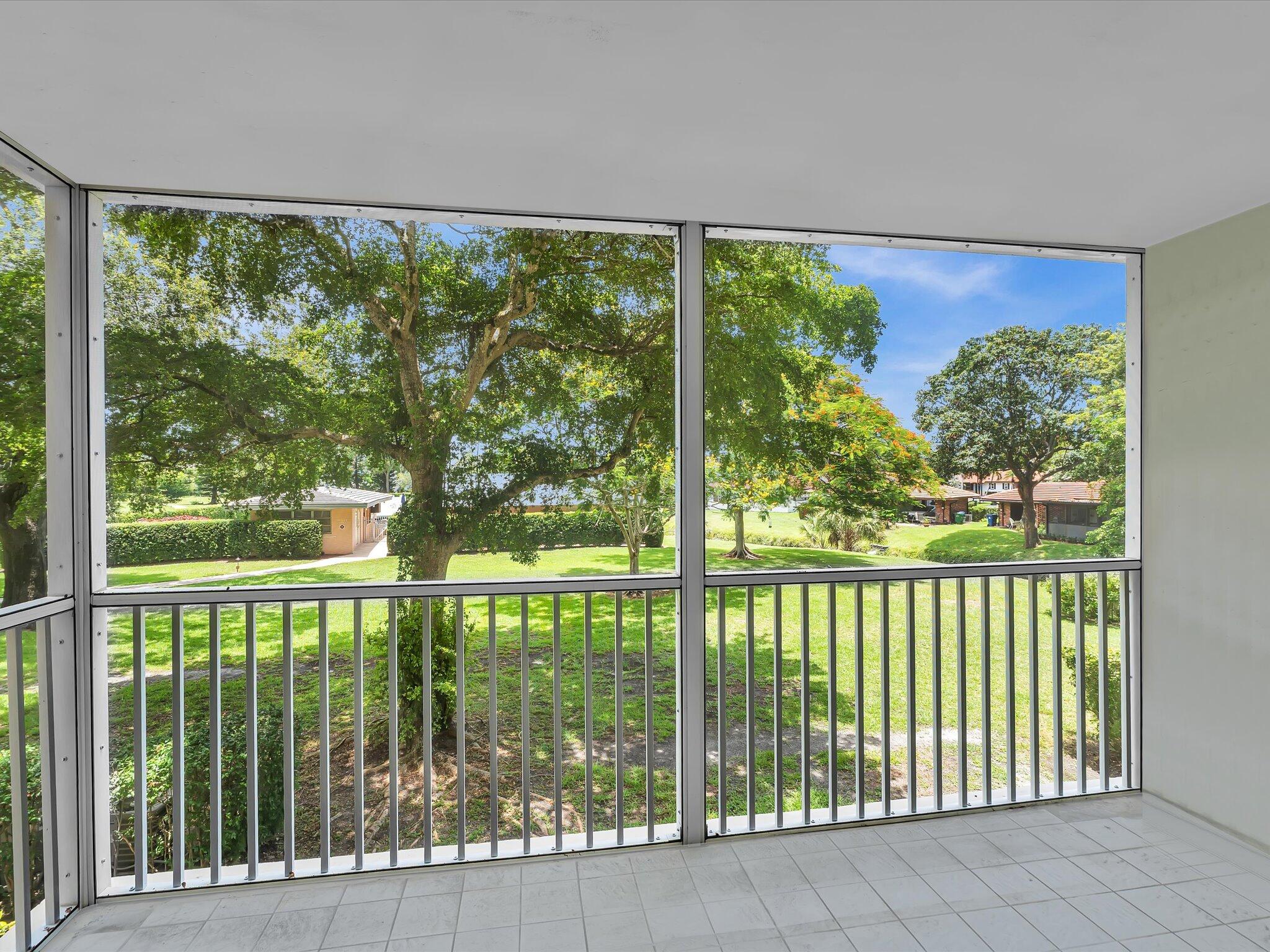 BRIARWOOD CLUB CONDO 4 - Residential