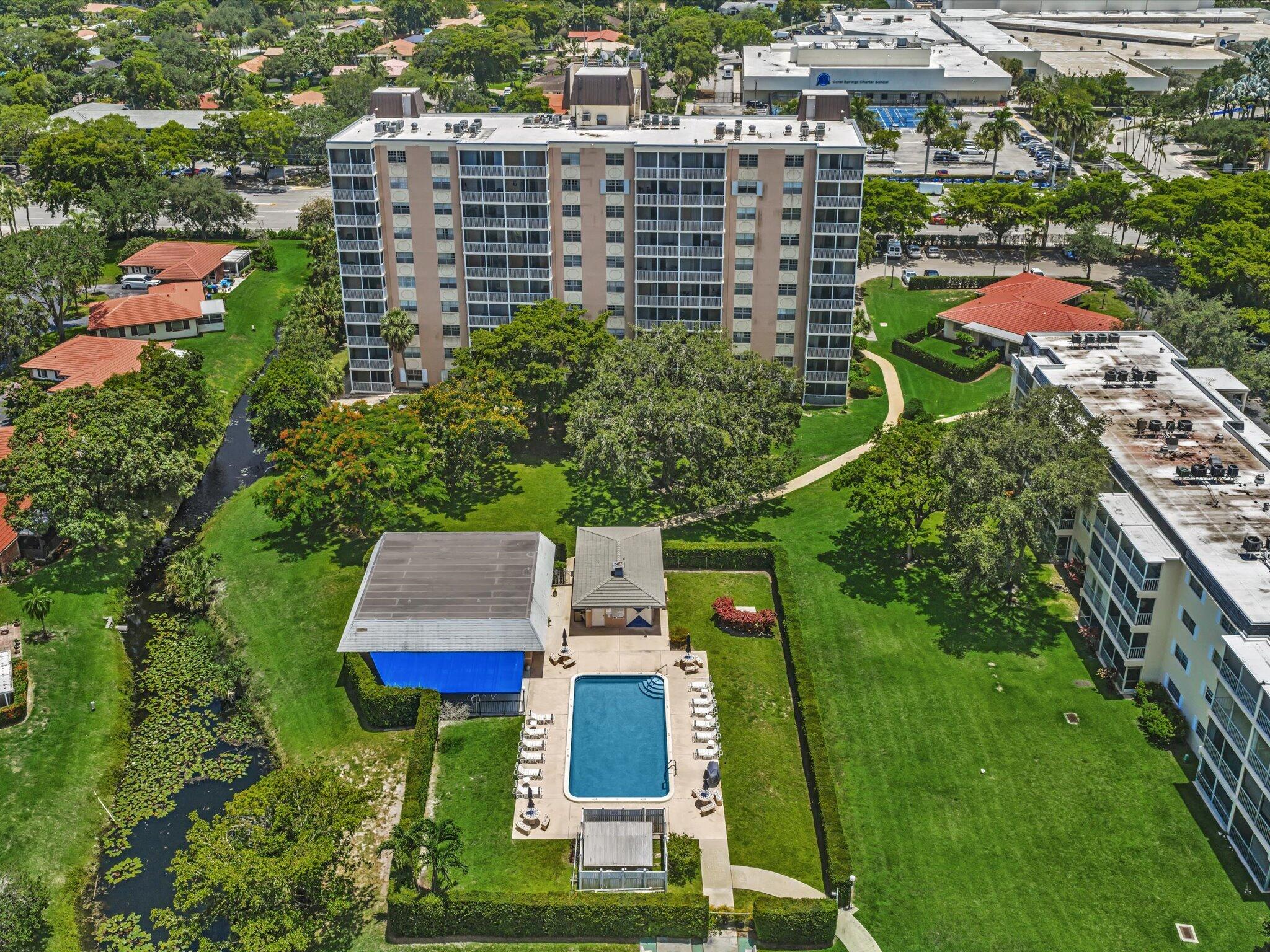 BRIARWOOD CLUB CONDO 4 - Residential
