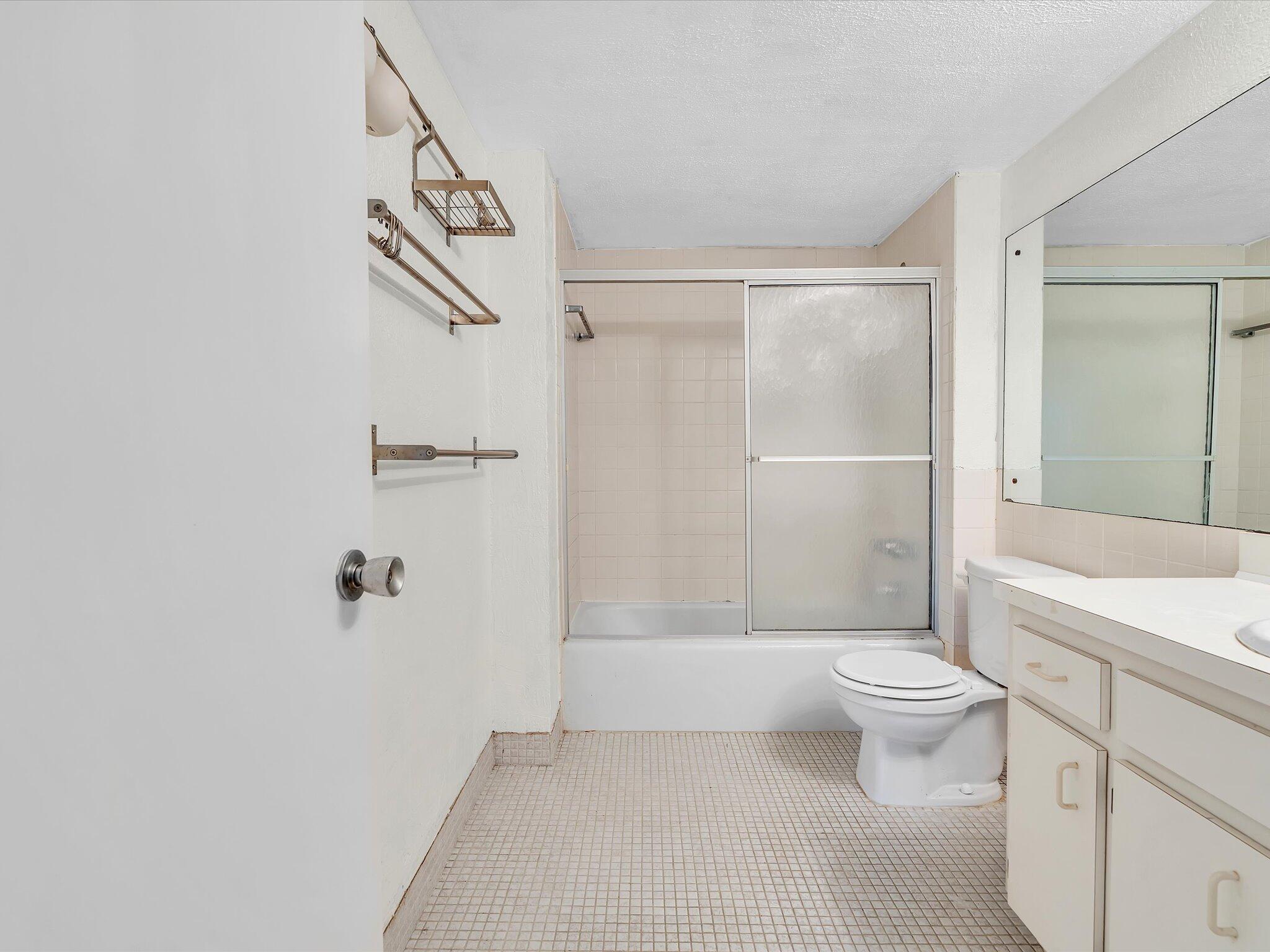 BRIARWOOD CLUB CONDO 4 - Residential