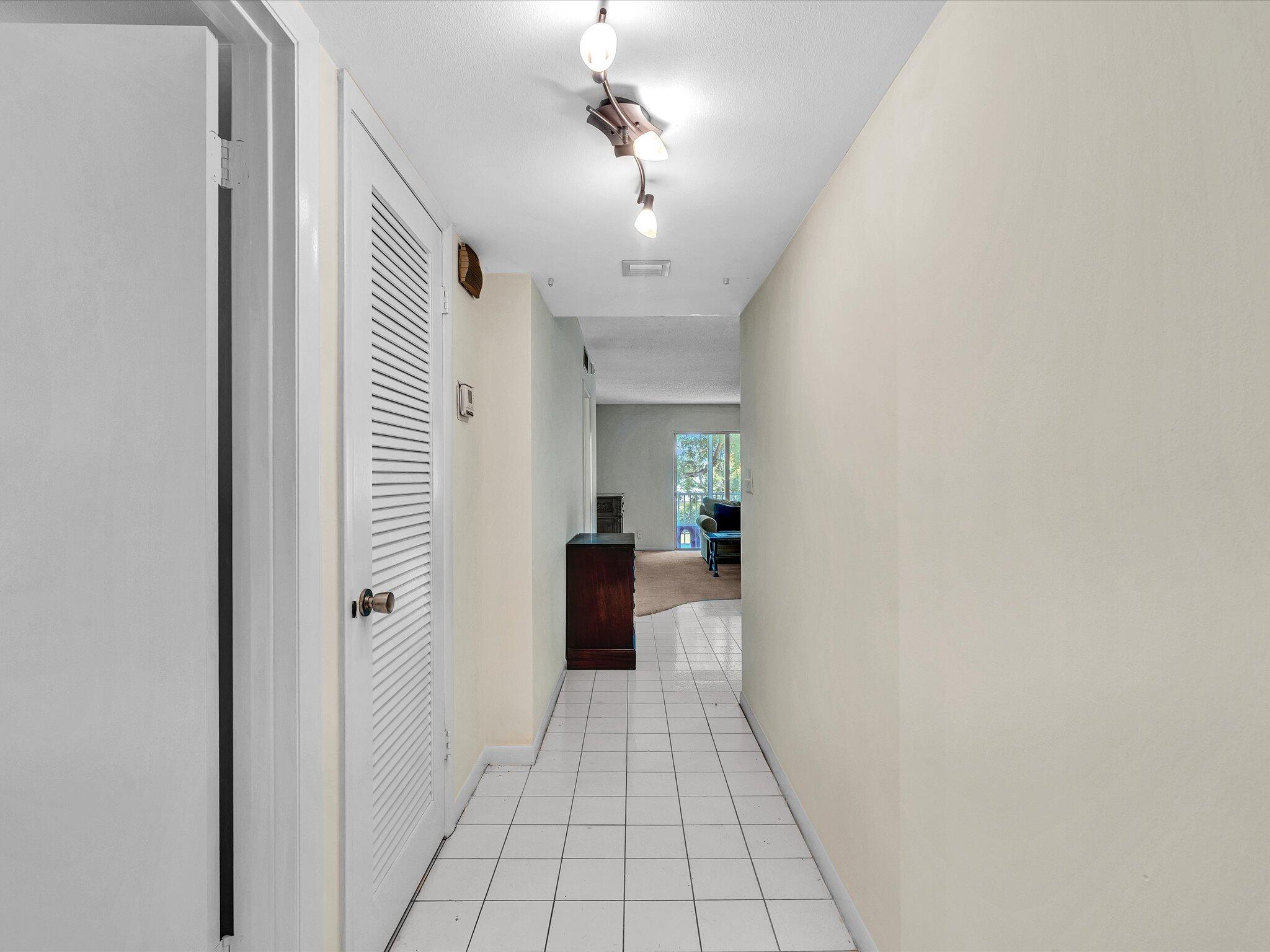 BRIARWOOD CLUB CONDO 4 - Residential