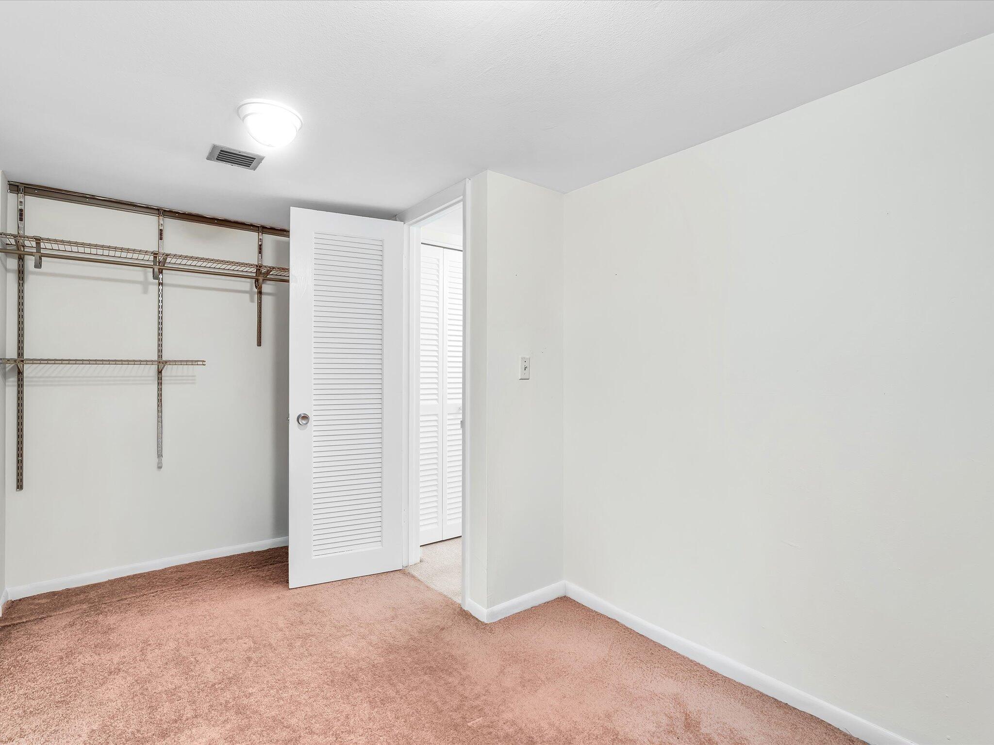 BRIARWOOD CLUB CONDO 4 - Residential
