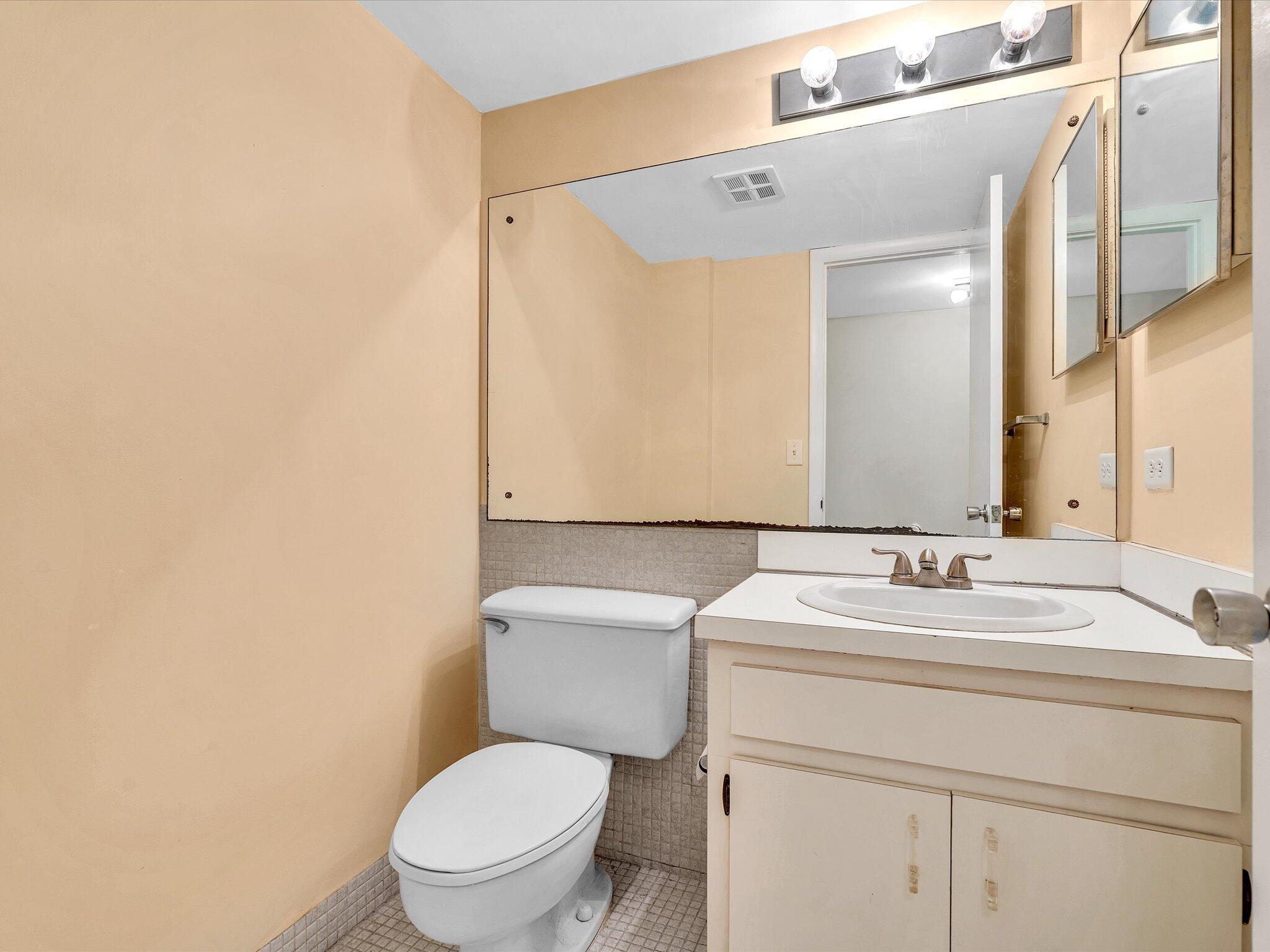 BRIARWOOD CLUB CONDO 4 - Residential