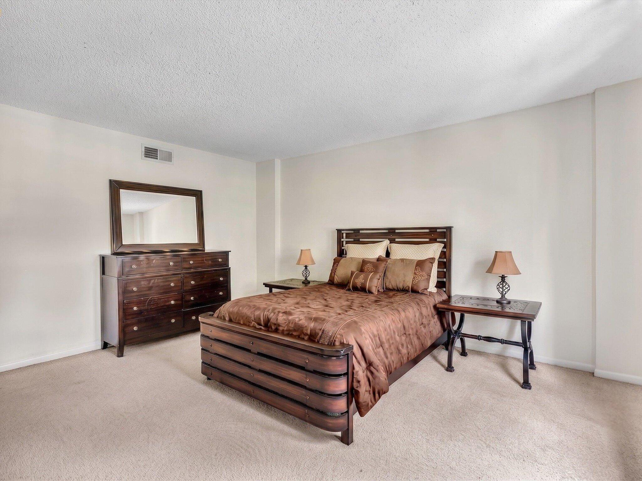 BRIARWOOD CLUB CONDO 4 - Residential