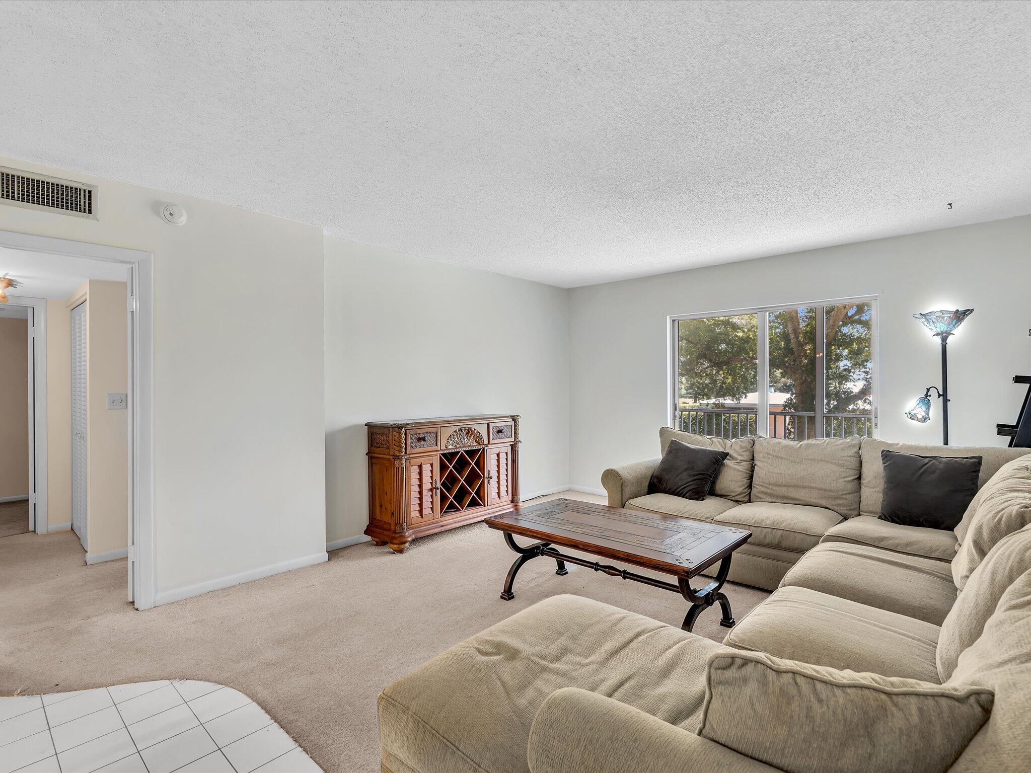 BRIARWOOD CLUB CONDO 4 - Residential
