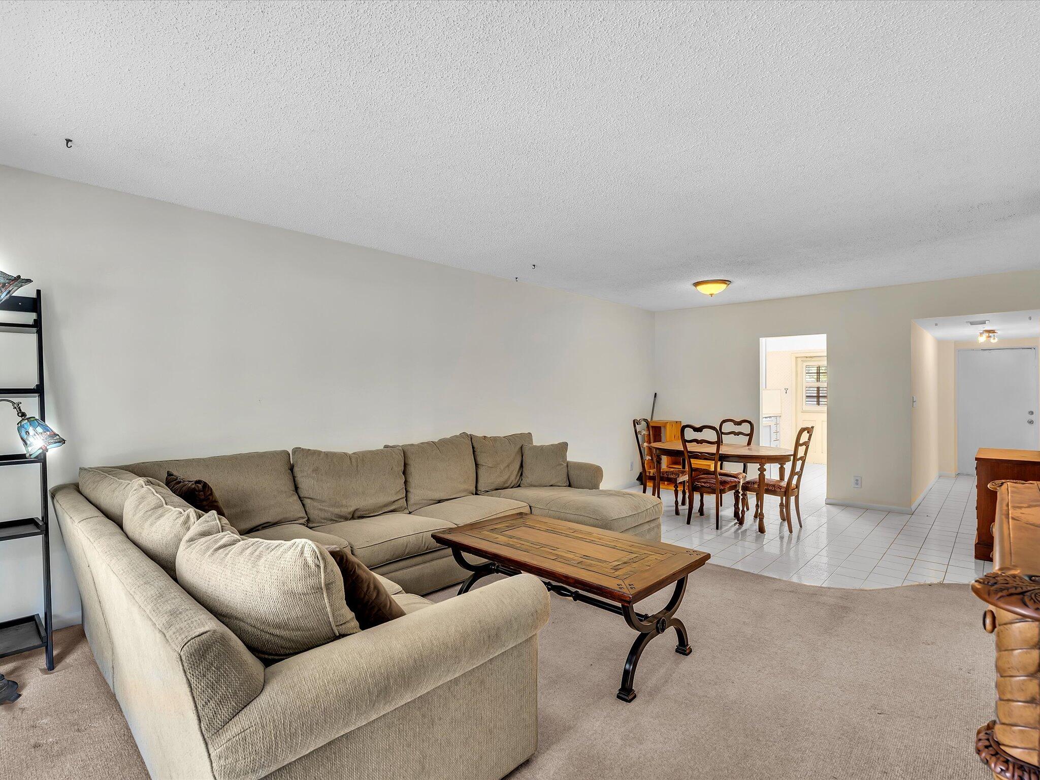 BRIARWOOD CLUB CONDO 4 - Residential