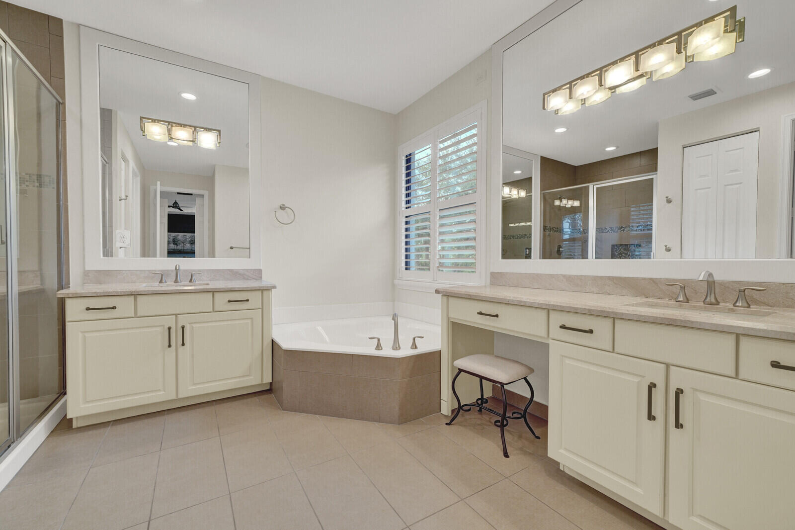 ATLANTIC COMMONS PL 5 - Residential