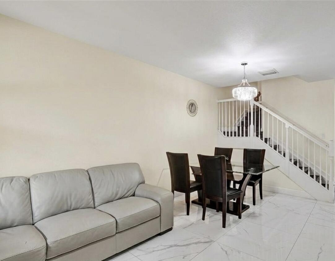 DORAL BREEZE - Residential Lease