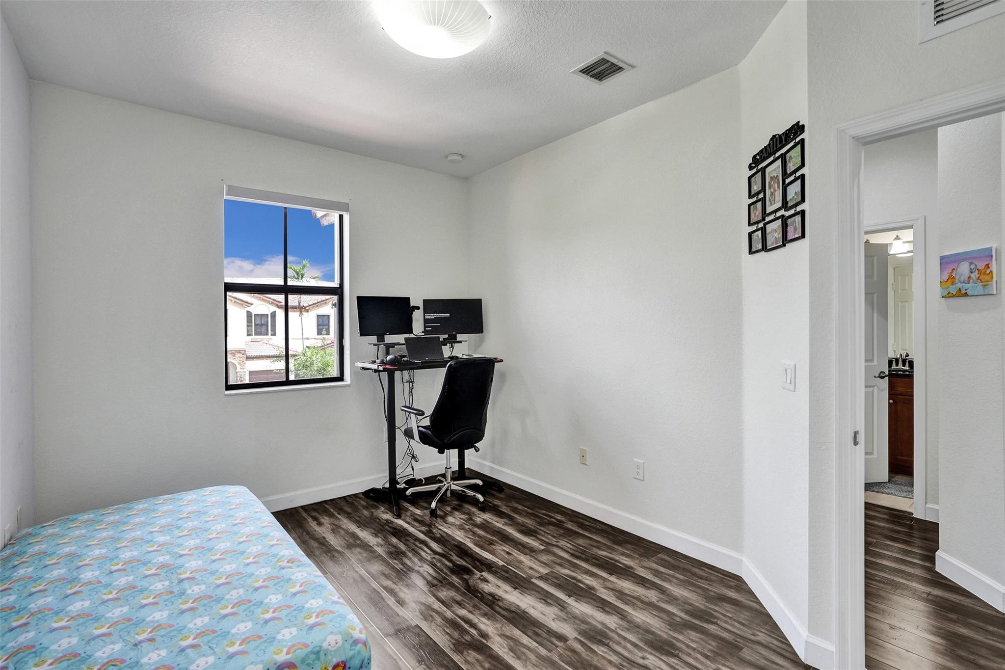 DORAL BREEZE - Residential Lease