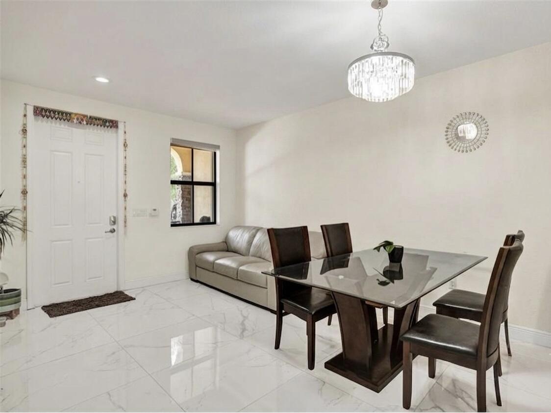 DORAL BREEZE - Residential Lease
