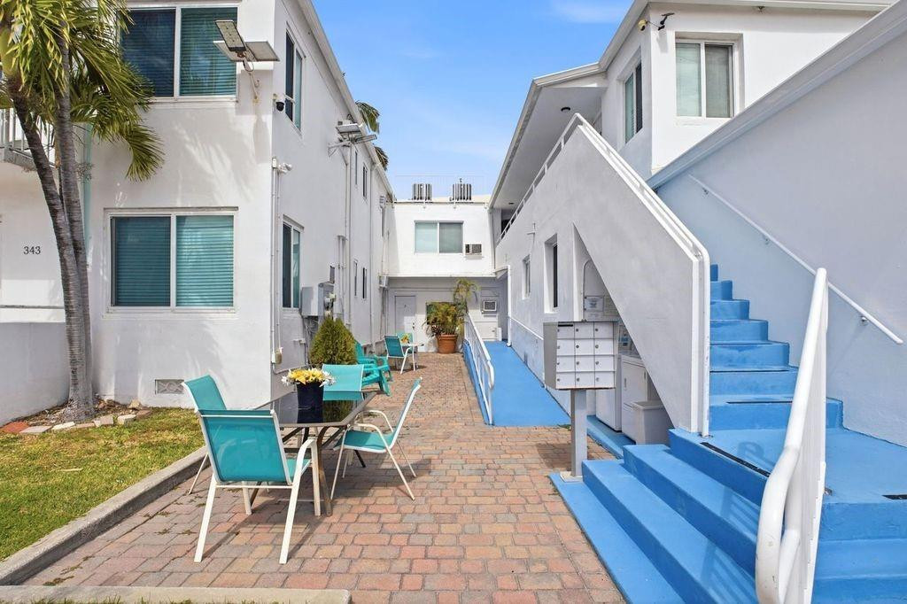 Hollywood Beach 1-27 B - Residential Lease