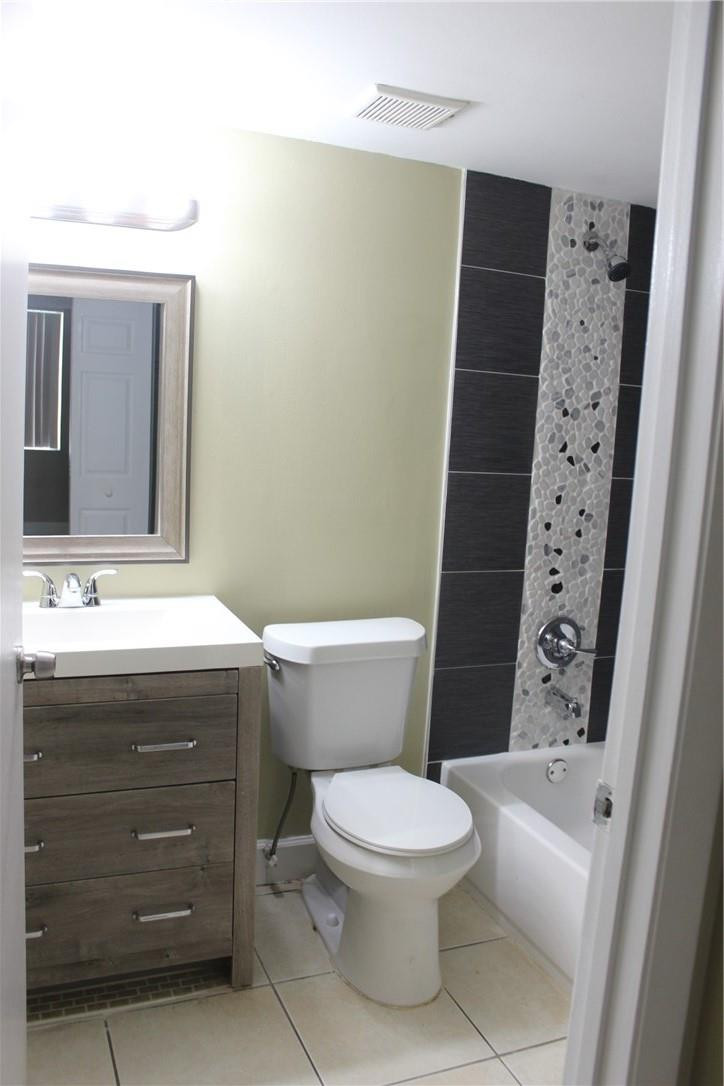 LAKES OF JACARANDA CONDO - Residential Lease