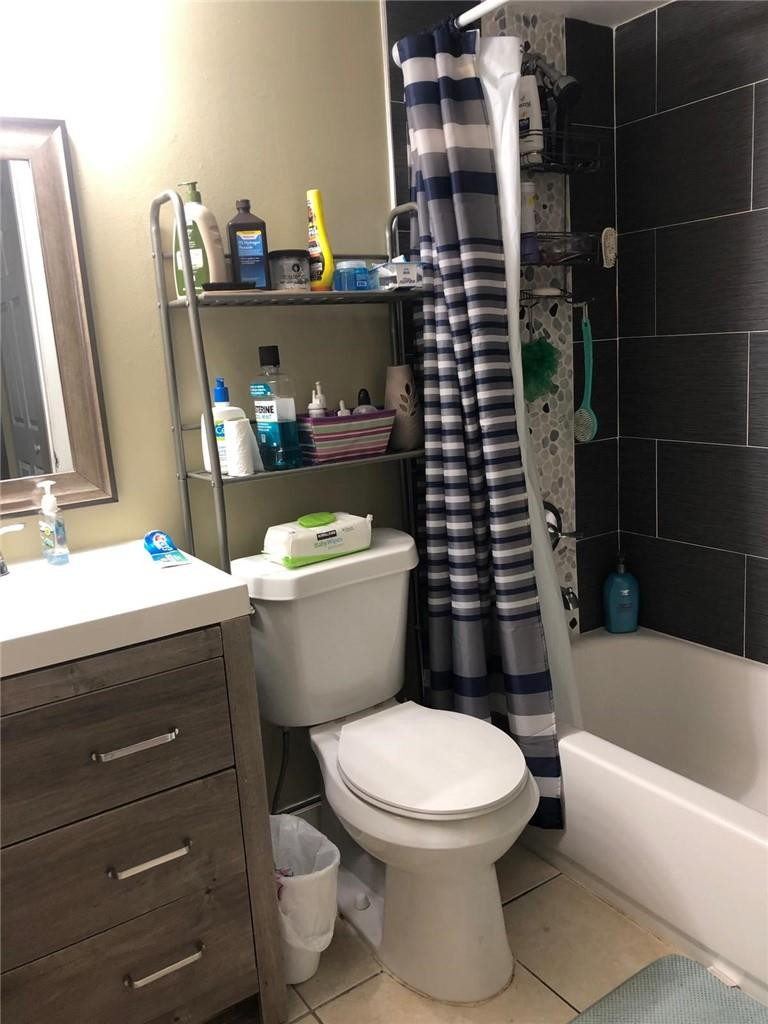LAKES OF JACARANDA CONDO - Residential Lease
