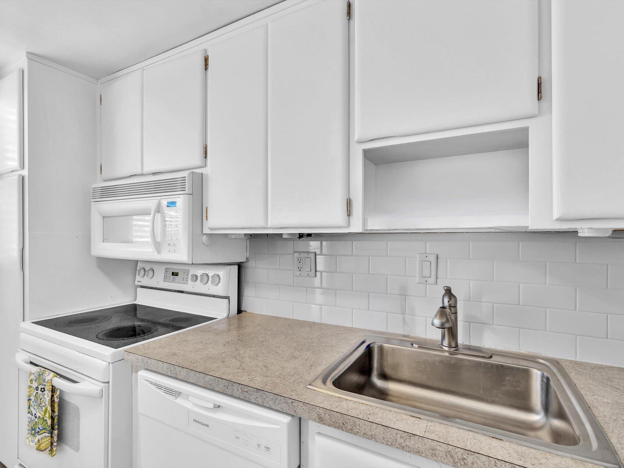 IMPERIAL HOUSE INC - Residential