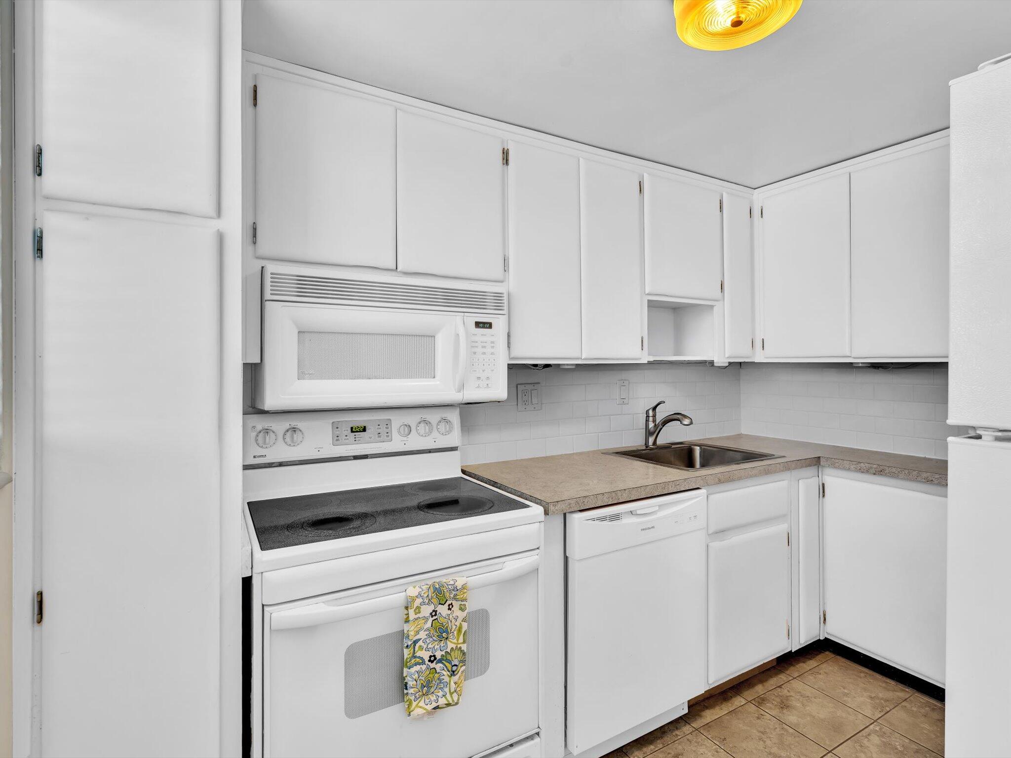 IMPERIAL HOUSE INC - Residential