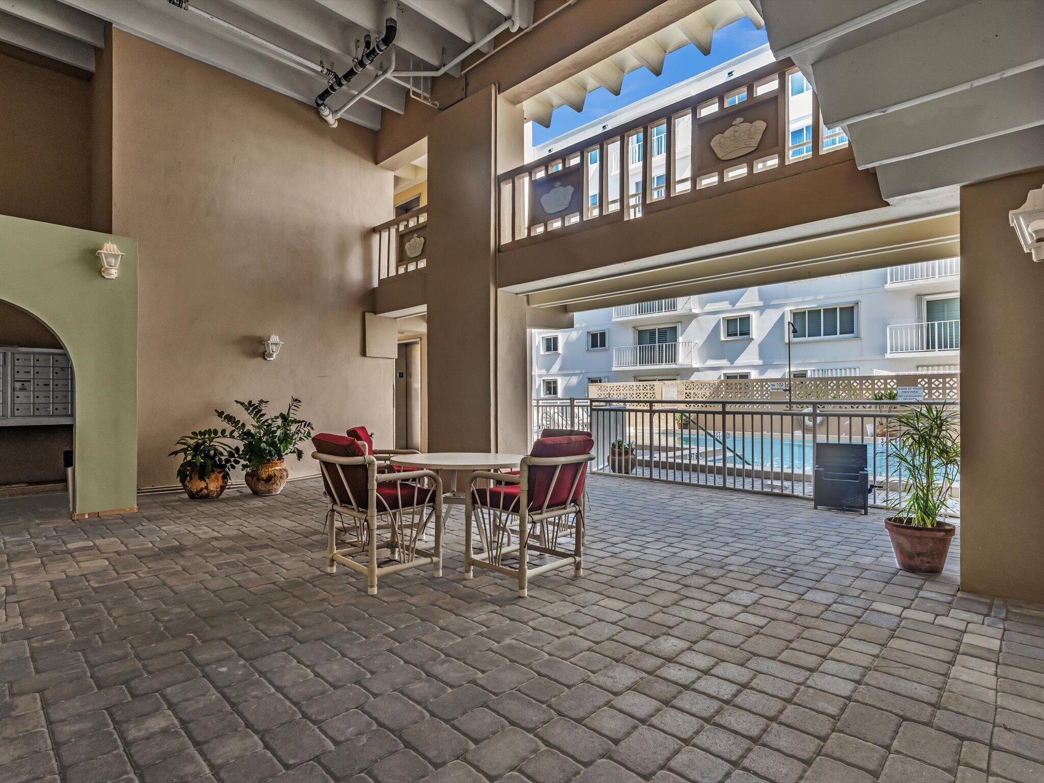 IMPERIAL HOUSE INC - Residential