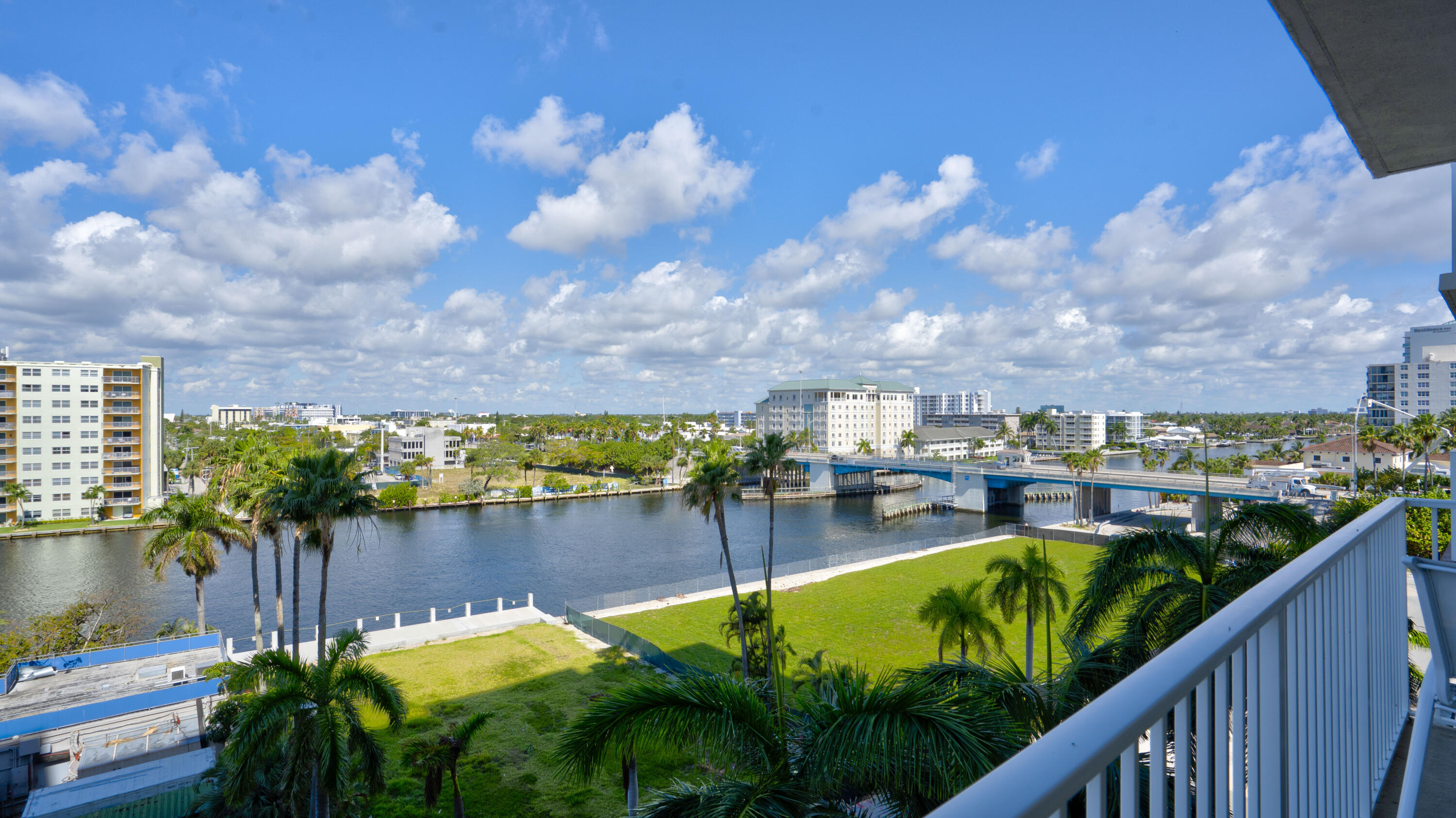 TIDES AT BRIDGESIDE SQUARE - Residential