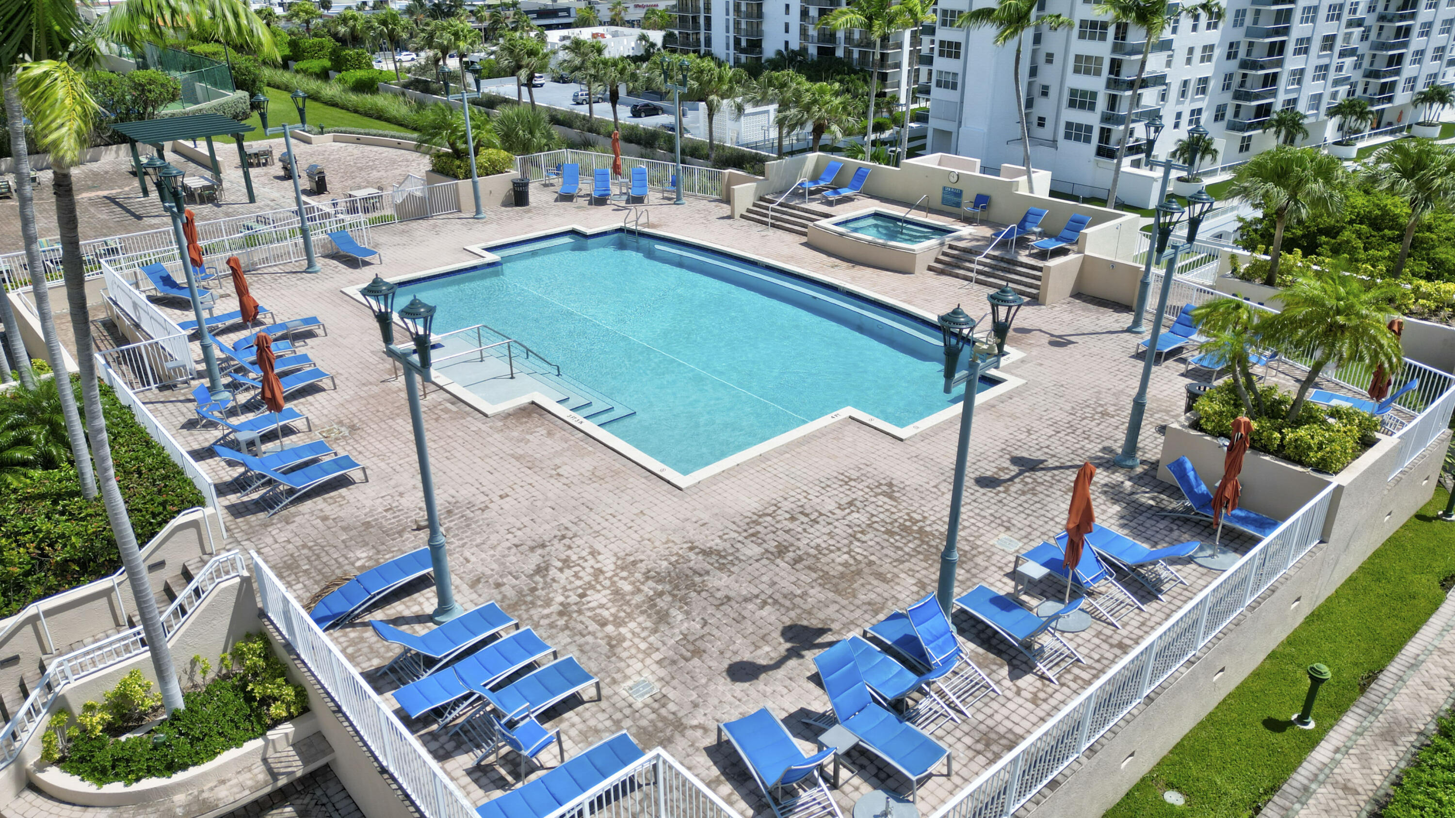TIDES AT BRIDGESIDE SQUARE - Residential