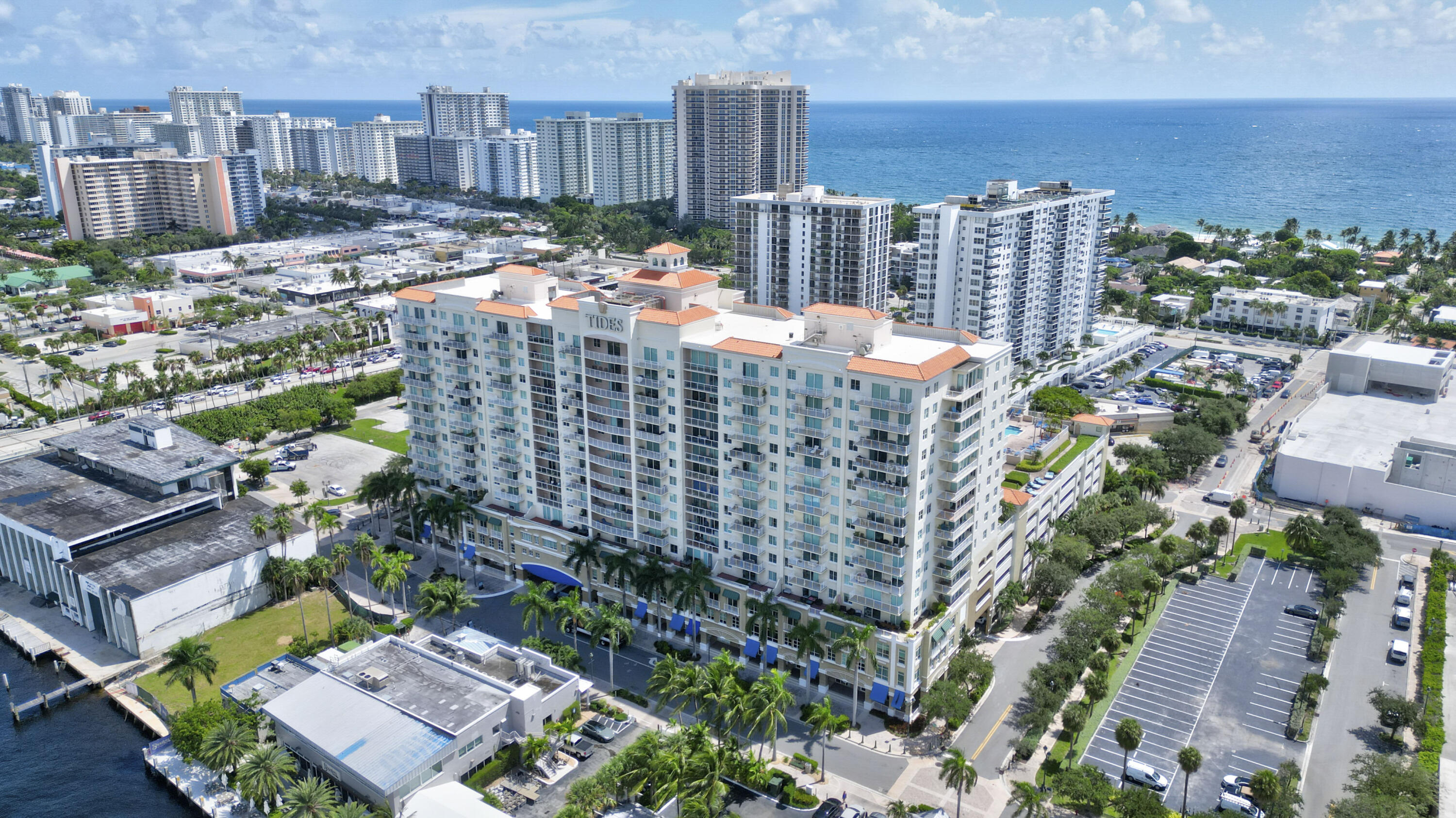 TIDES AT BRIDGESIDE SQUARE - Residential
