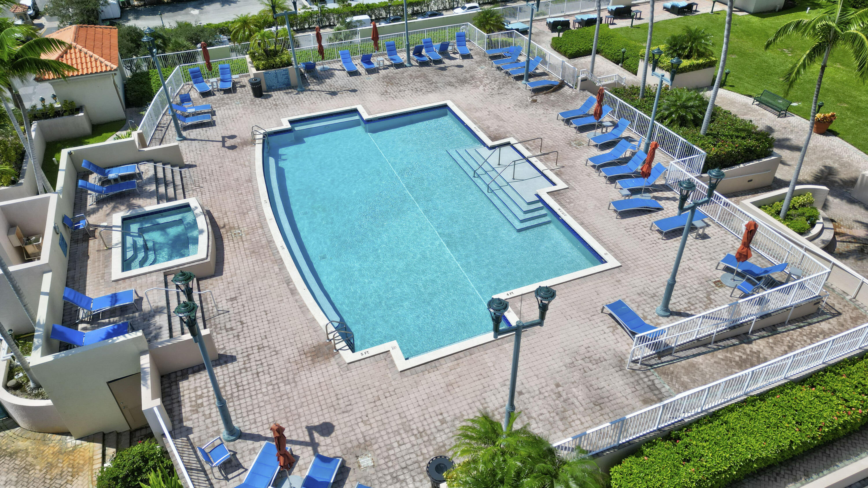 TIDES AT BRIDGESIDE SQUARE - Residential