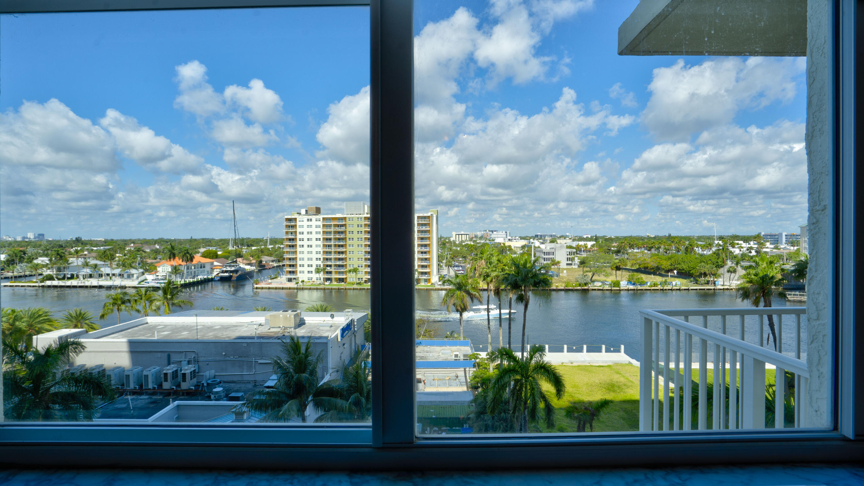TIDES AT BRIDGESIDE SQUARE - Residential