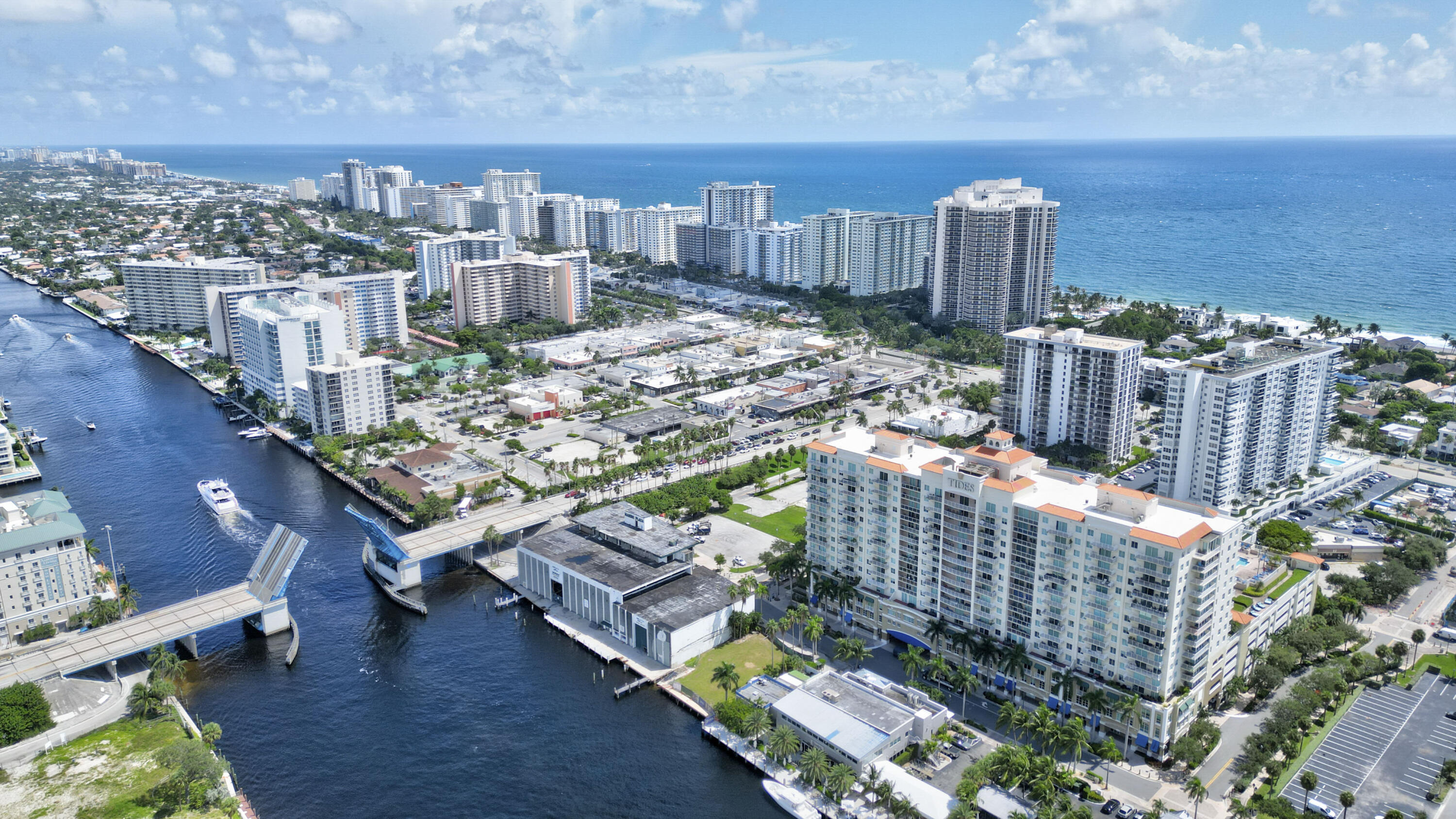 TIDES AT BRIDGESIDE SQUARE - Residential