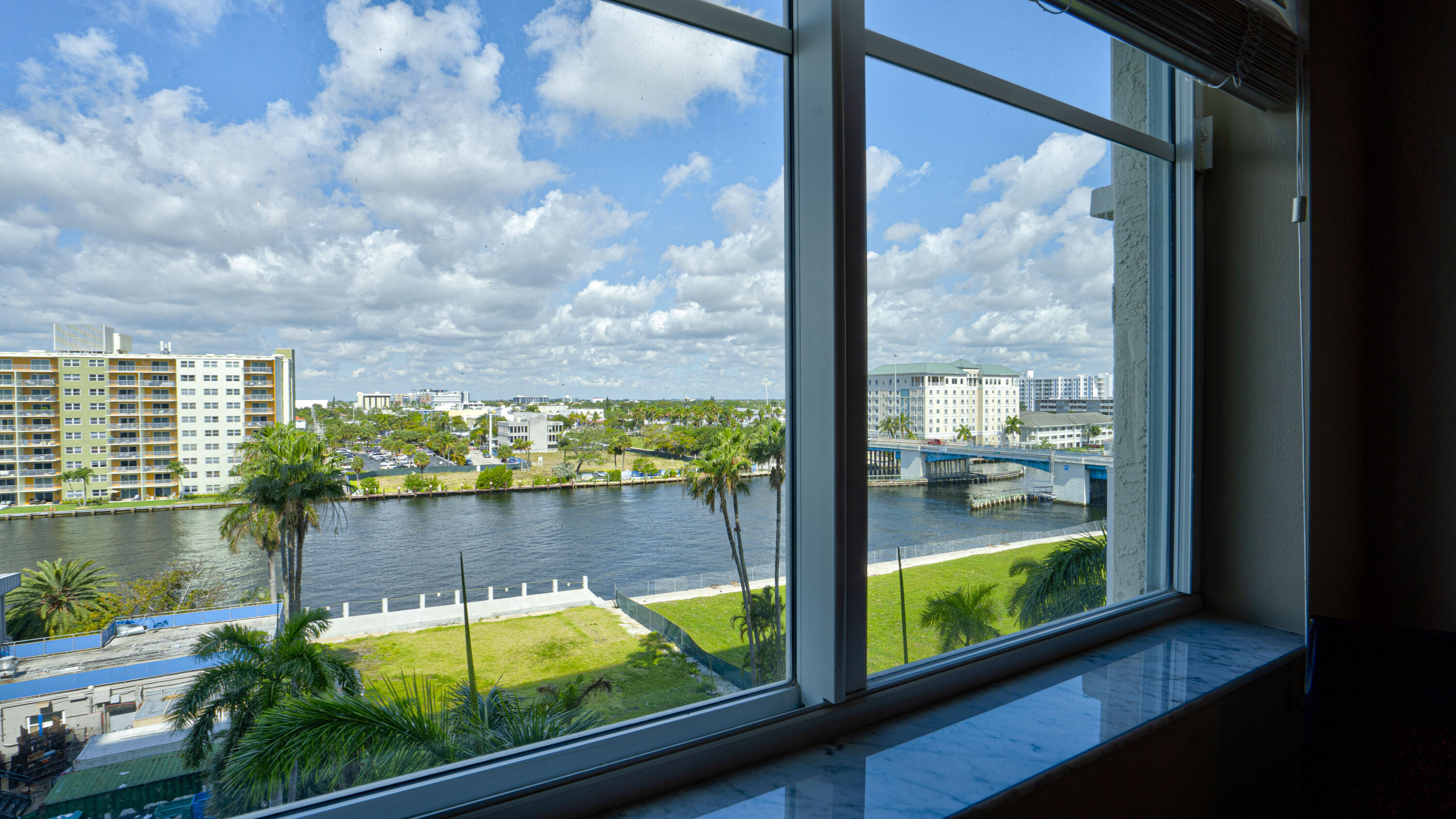 TIDES AT BRIDGESIDE SQUARE - Residential