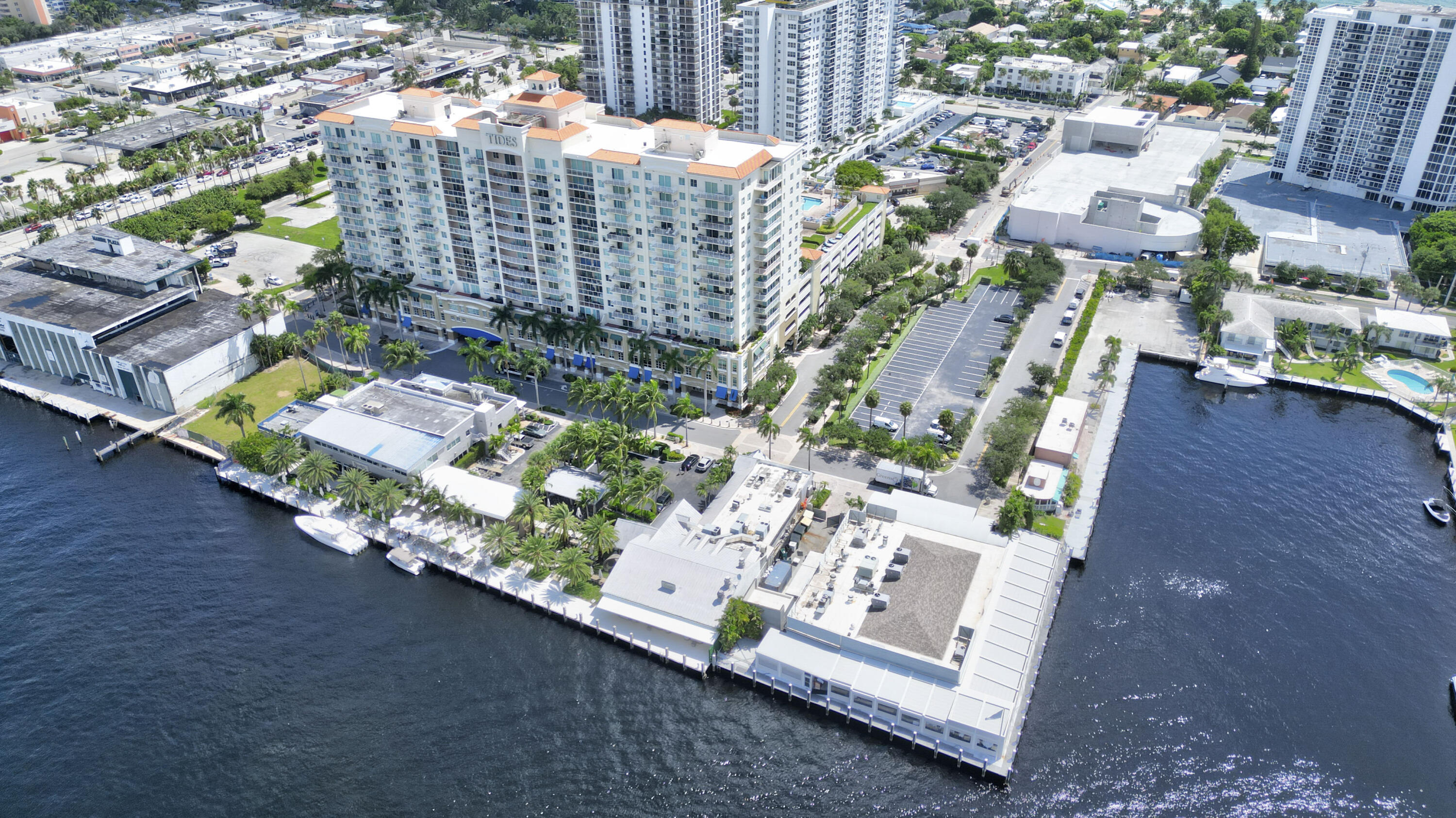 TIDES AT BRIDGESIDE SQUARE - Residential