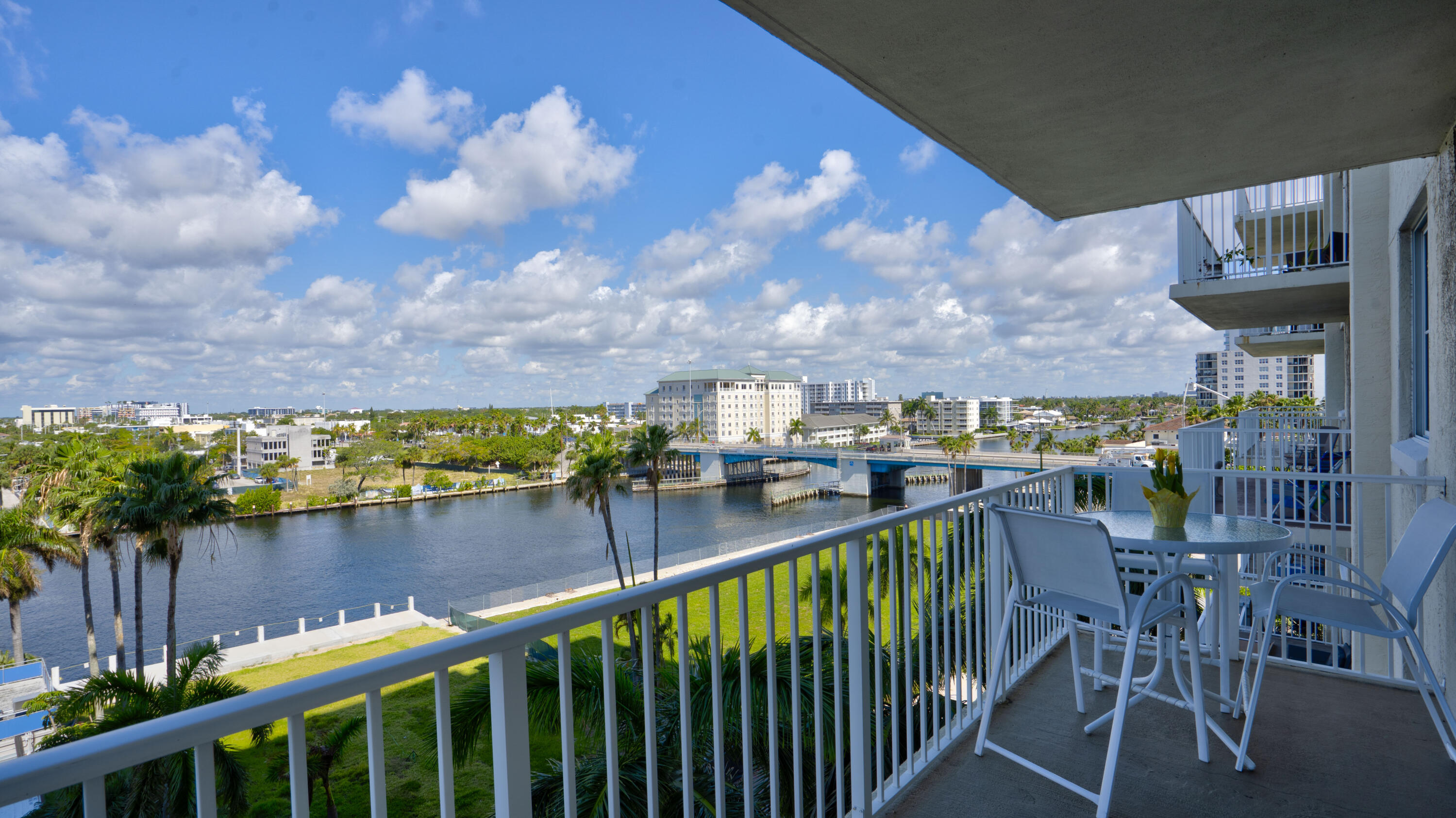 TIDES AT BRIDGESIDE SQUARE - Residential