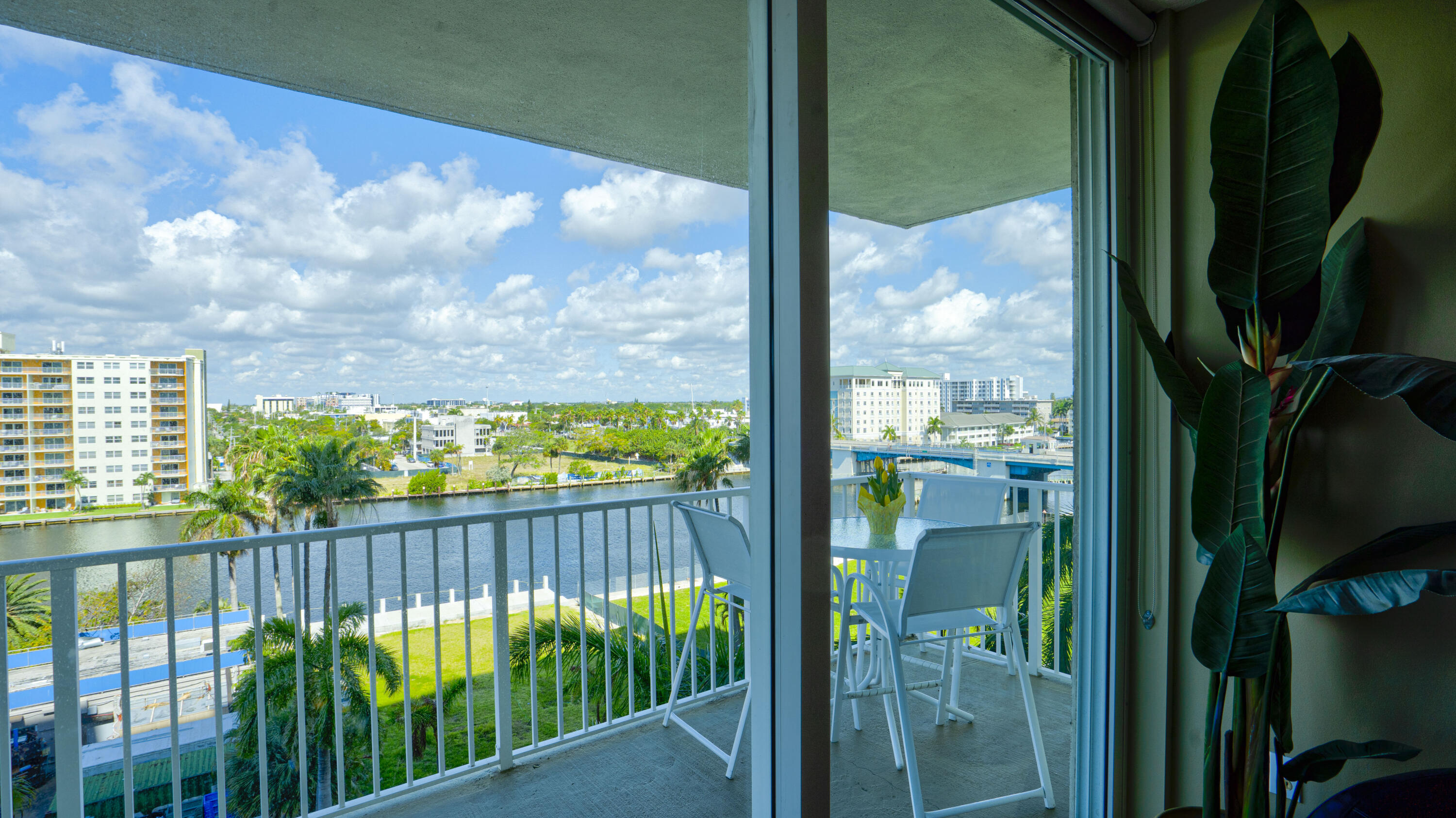 TIDES AT BRIDGESIDE SQUARE - Residential