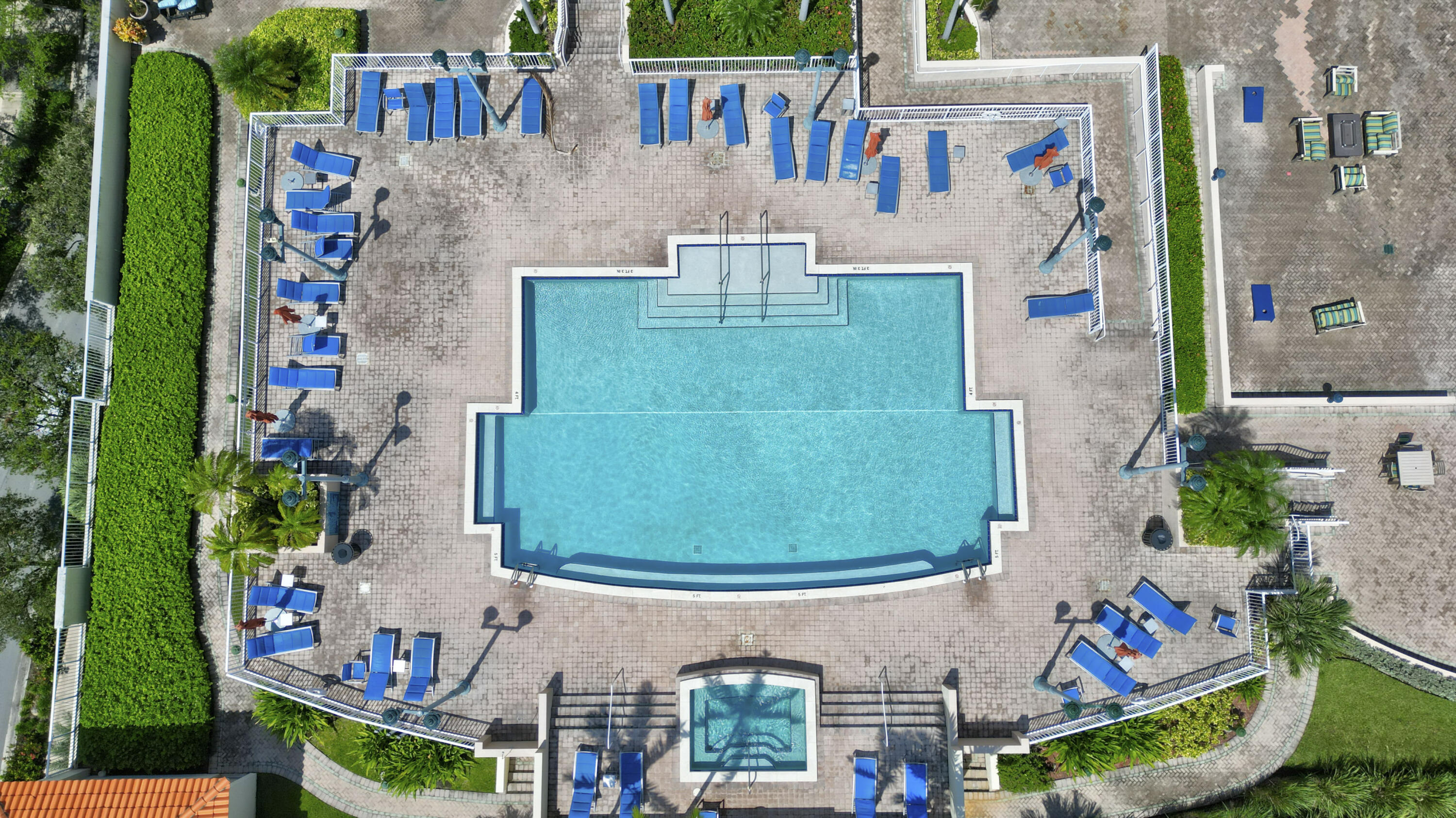 TIDES AT BRIDGESIDE SQUARE - Residential