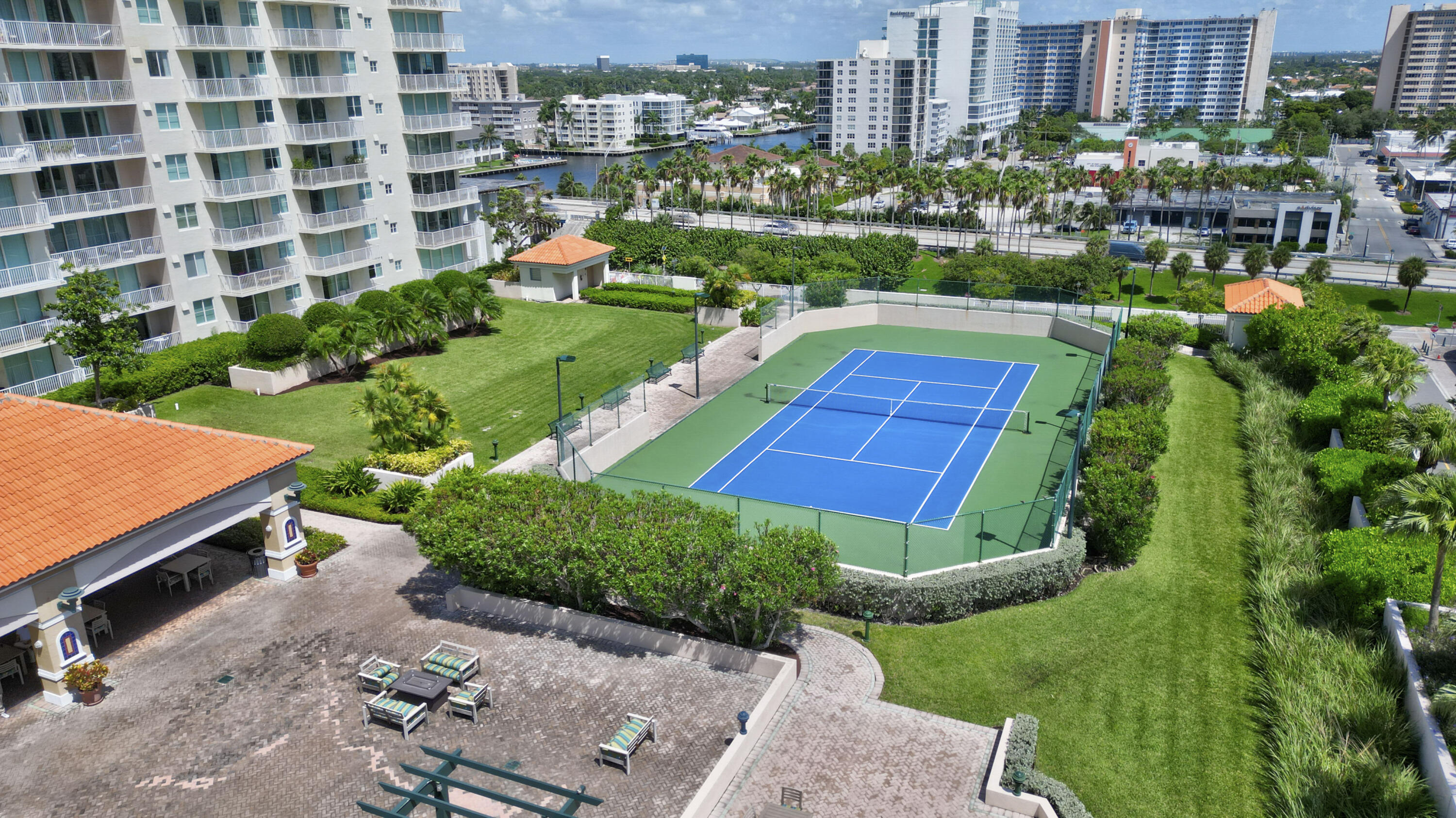 TIDES AT BRIDGESIDE SQUARE - Residential