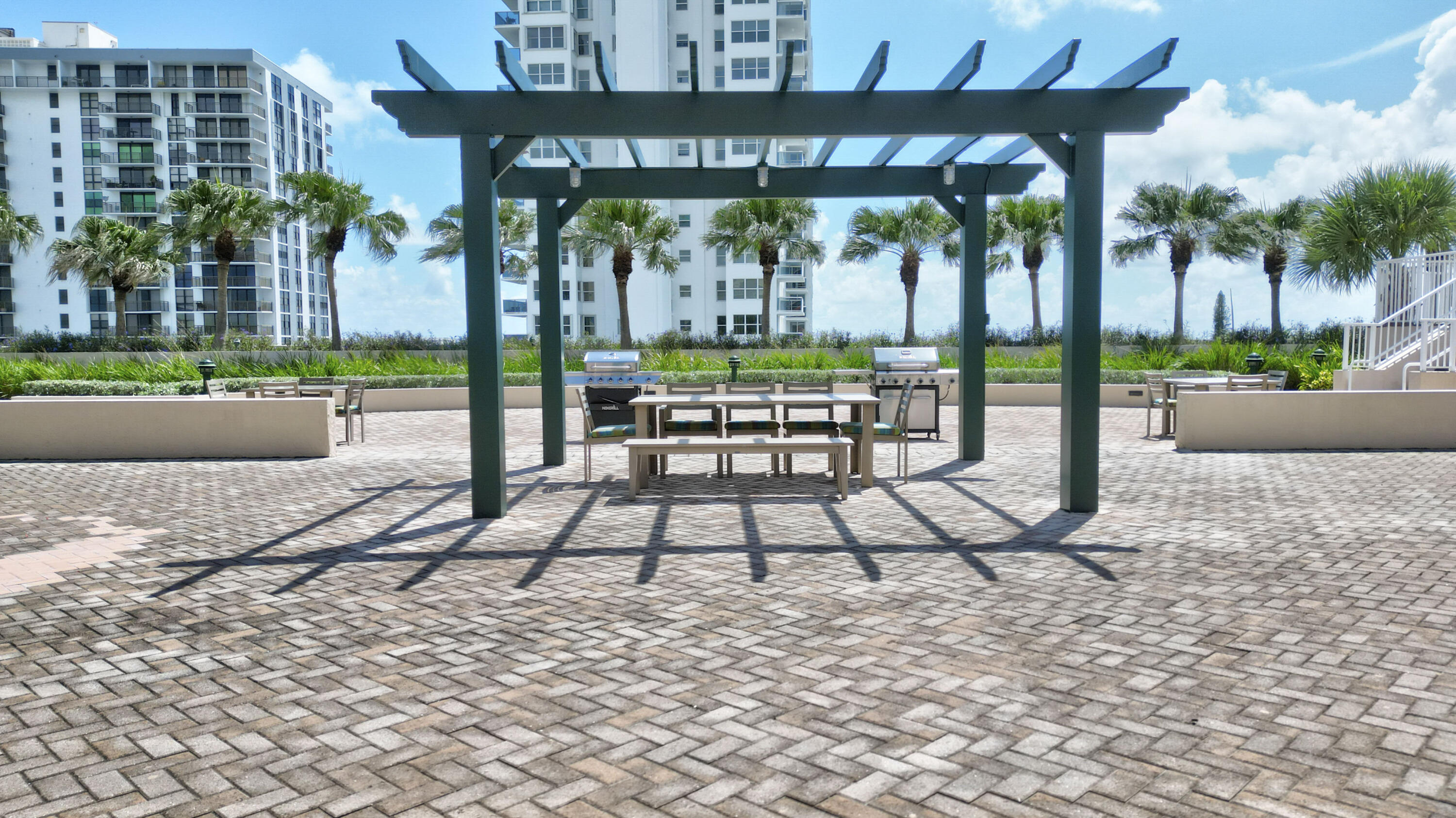 TIDES AT BRIDGESIDE SQUARE - Residential