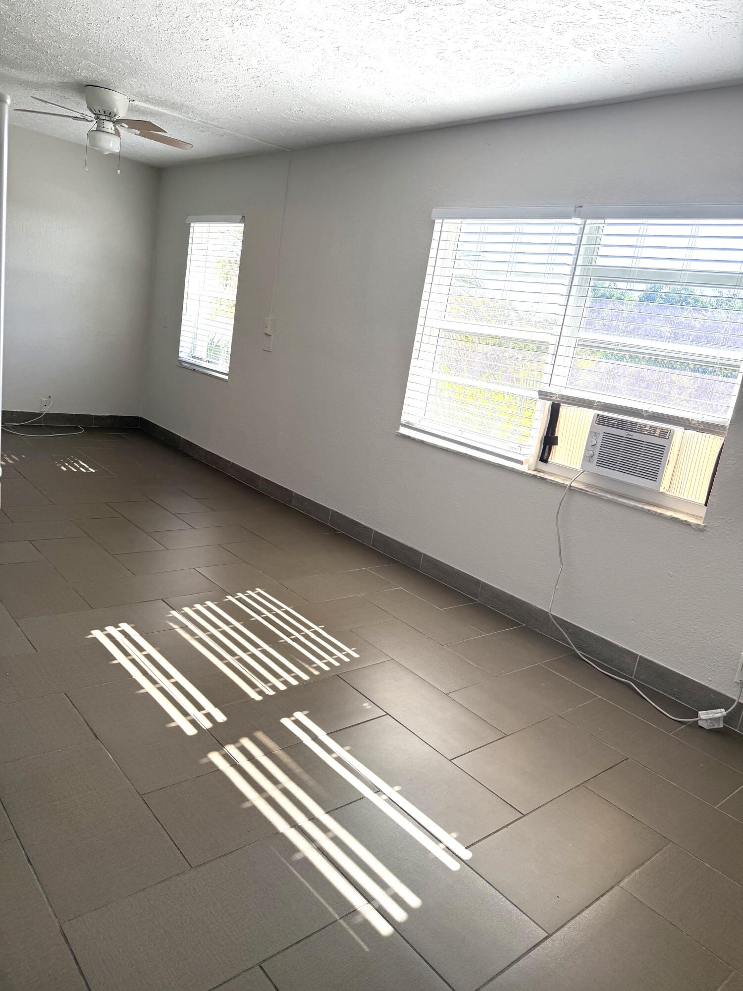 LAKE WORTH TOWN OF - Residential Lease
