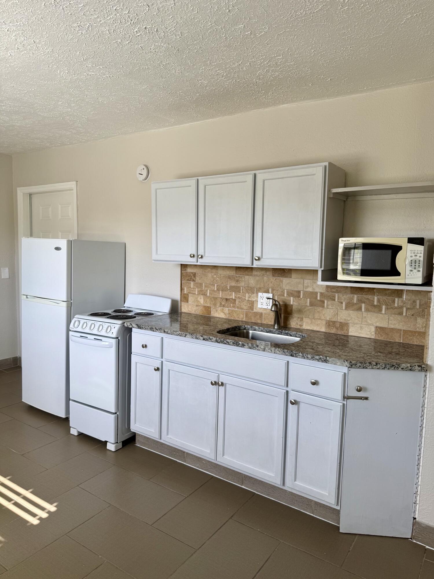 LAKE WORTH TOWN OF - Residential Lease