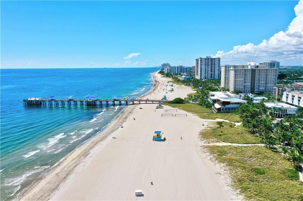 LADO DEL RIO CONDO - Residential Lease