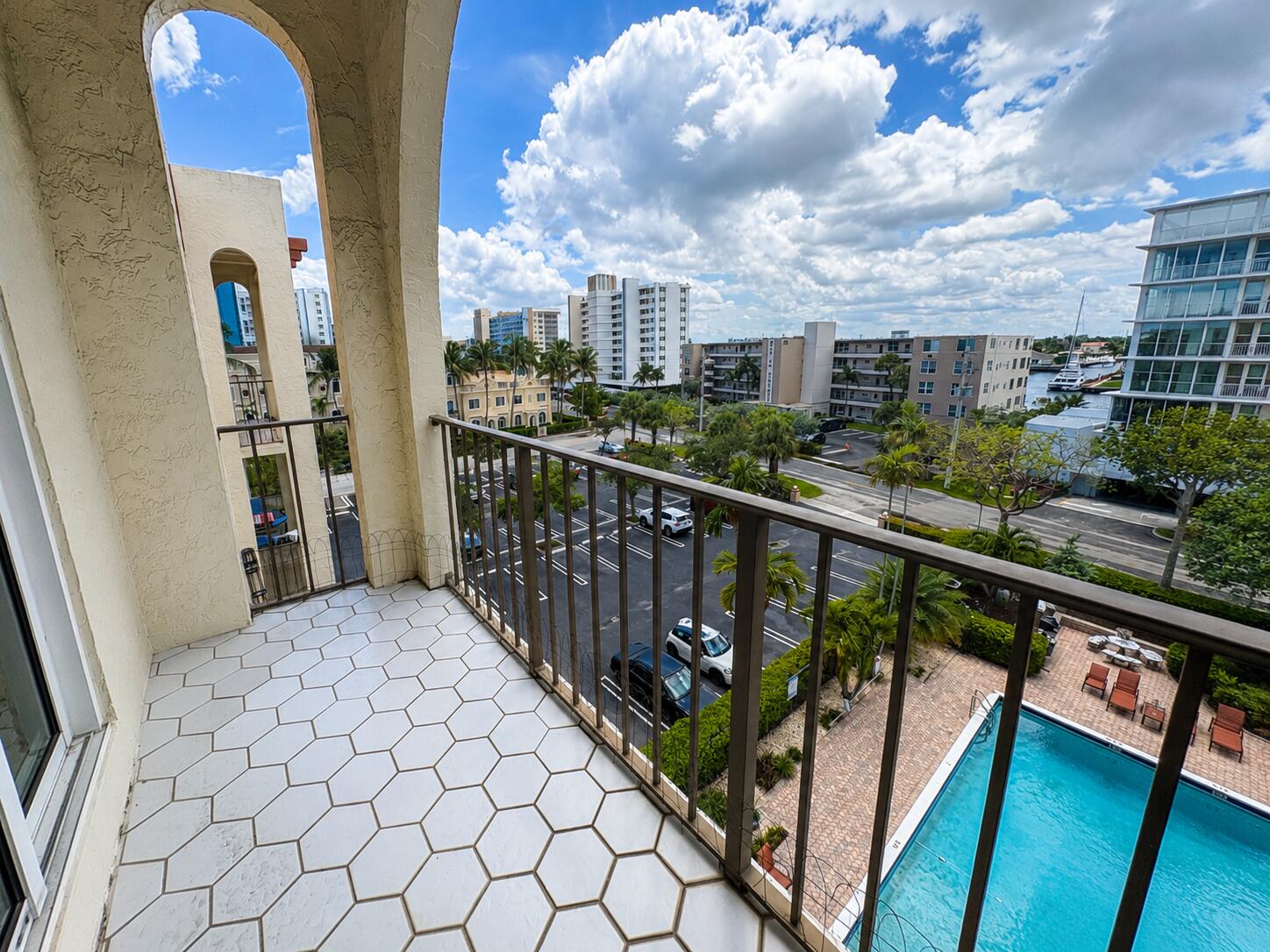 LADO DEL RIO CONDO - Residential Lease