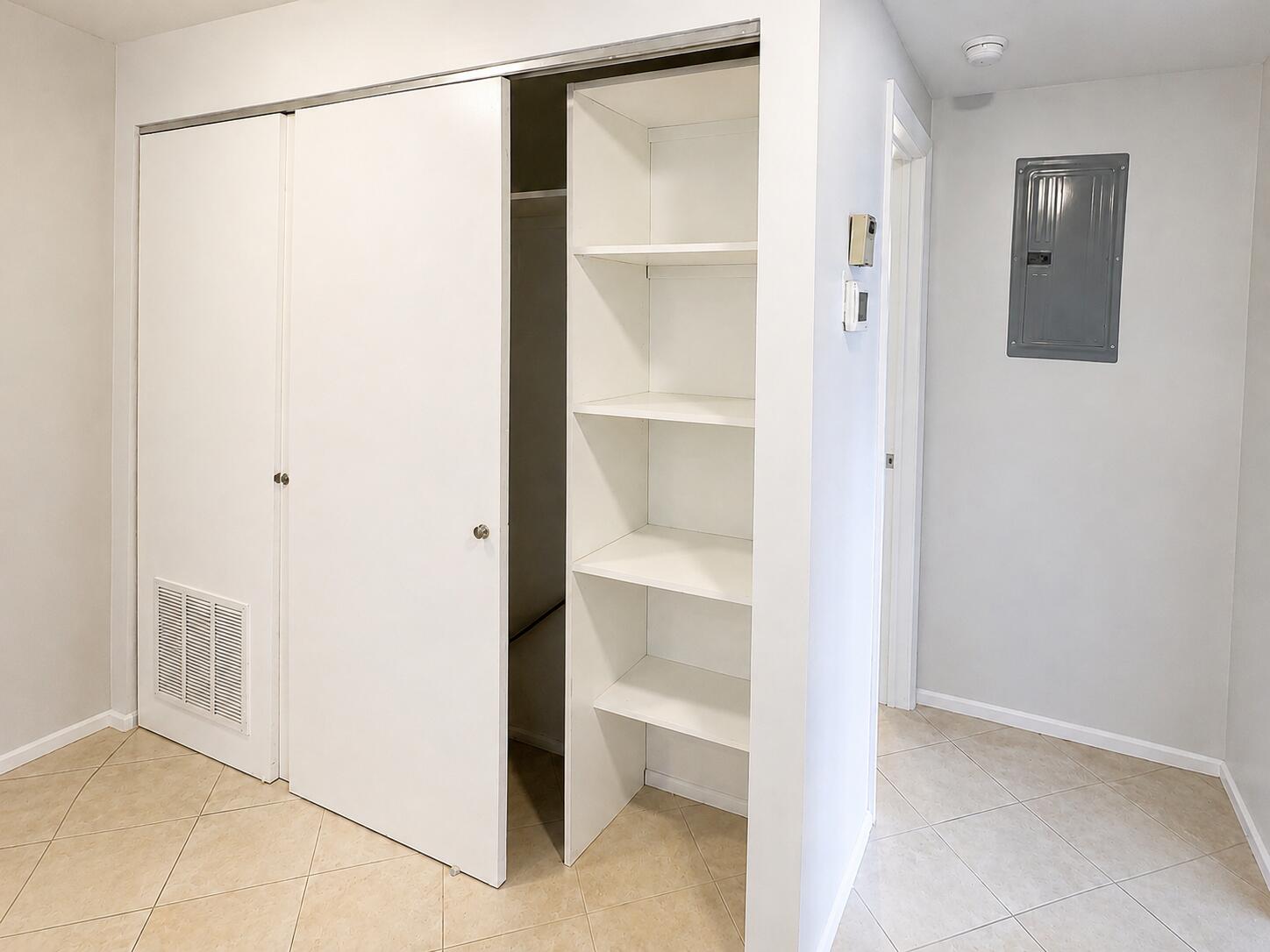 LADO DEL RIO CONDO - Residential Lease