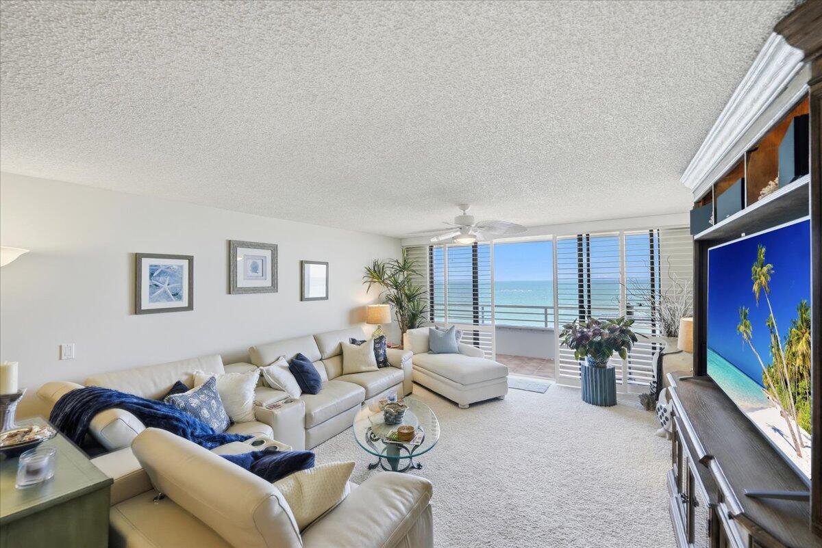 MIRAMAR ROYALE - Residential